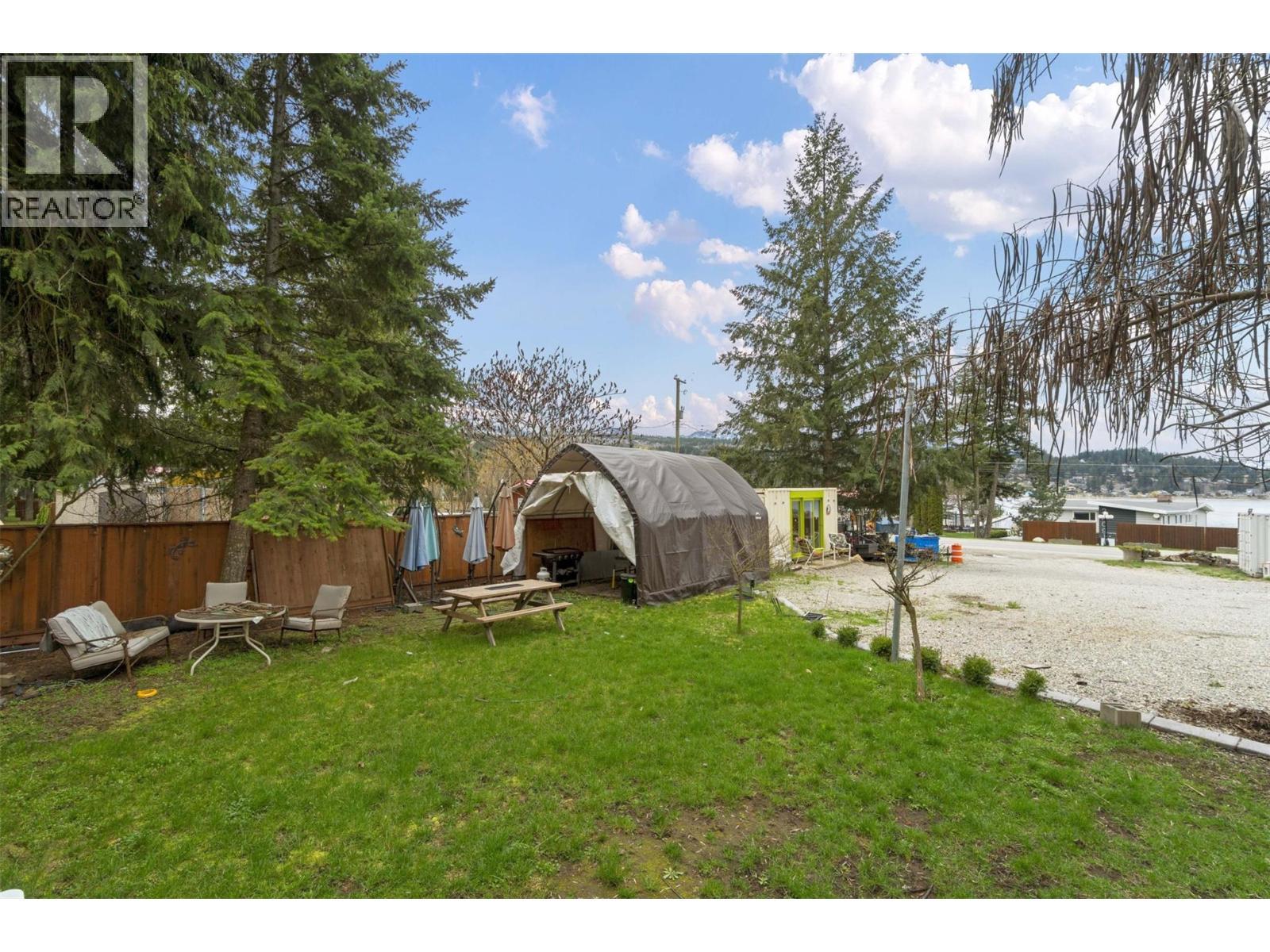 2009 Eagle Bay Road. Blind Bay, British Columbia