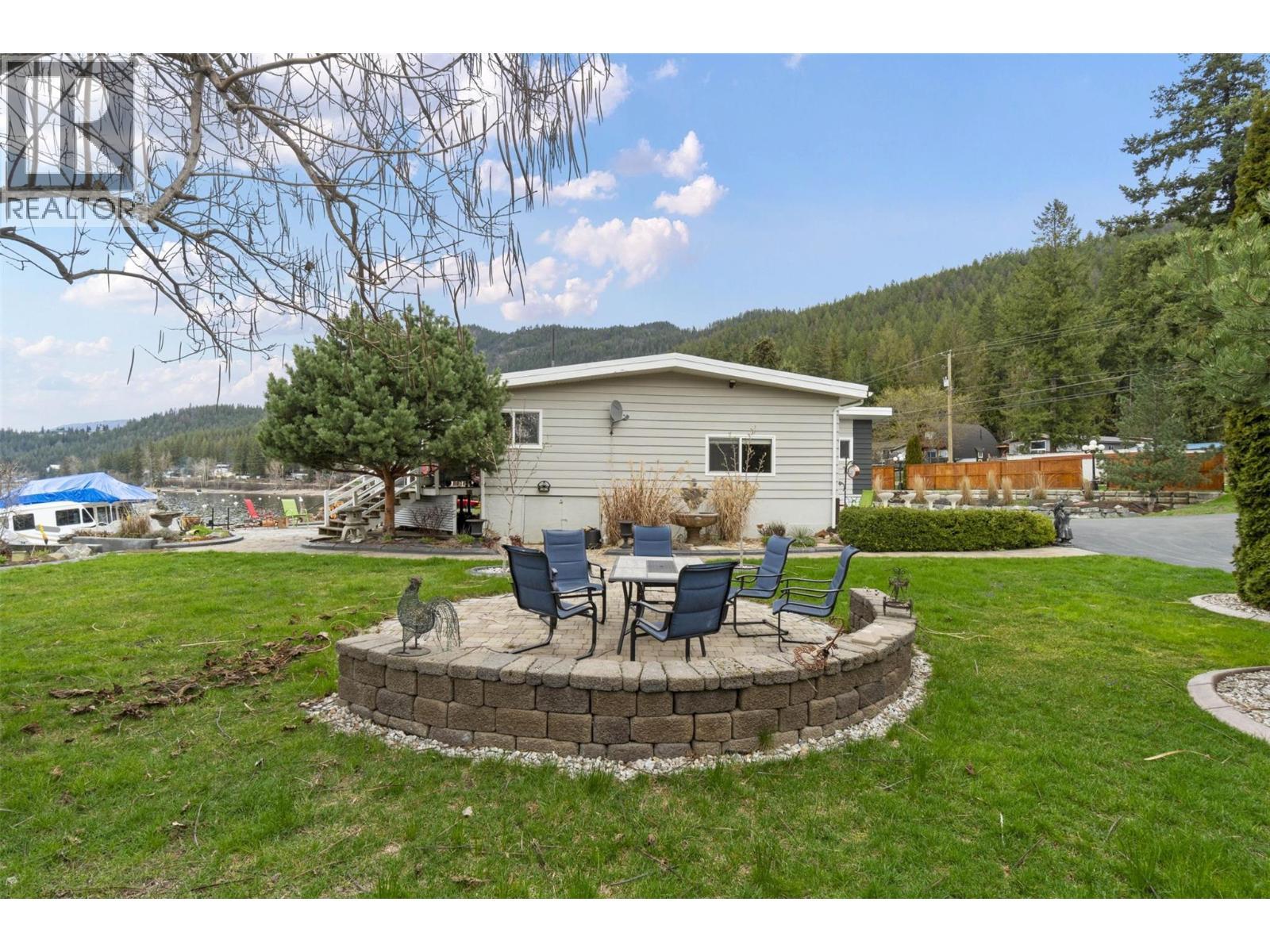 2009 Eagle Bay Road. Blind Bay, British Columbia