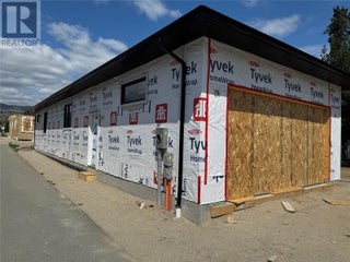 5586 Nixon Road. Summerland, British Columbia