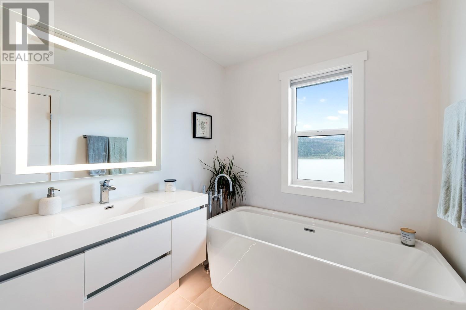 40 Kestrel Place Unit# 12. Vernon, British Columbia