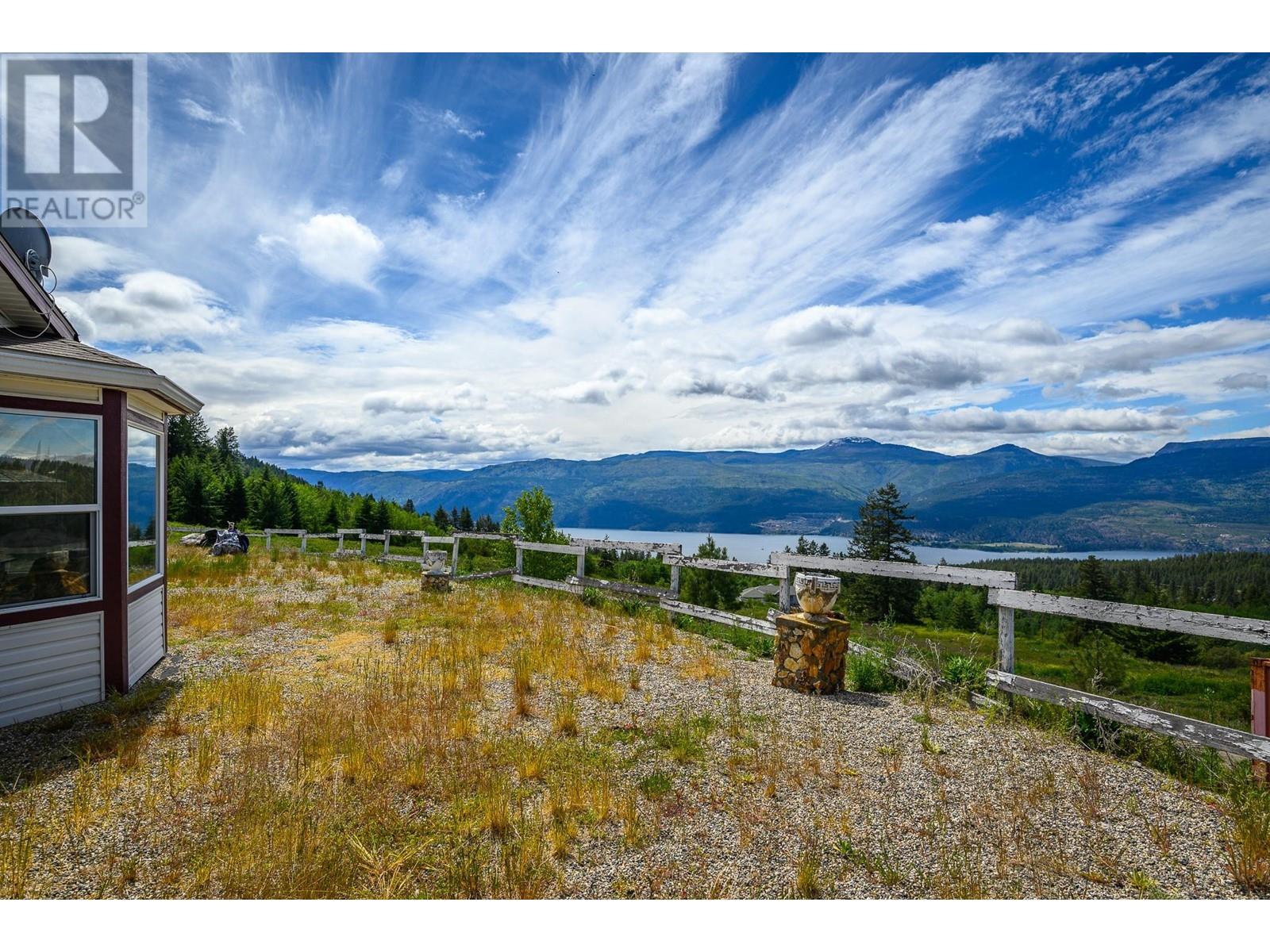 18125 Hereford Road. Lake Country, British Columbia