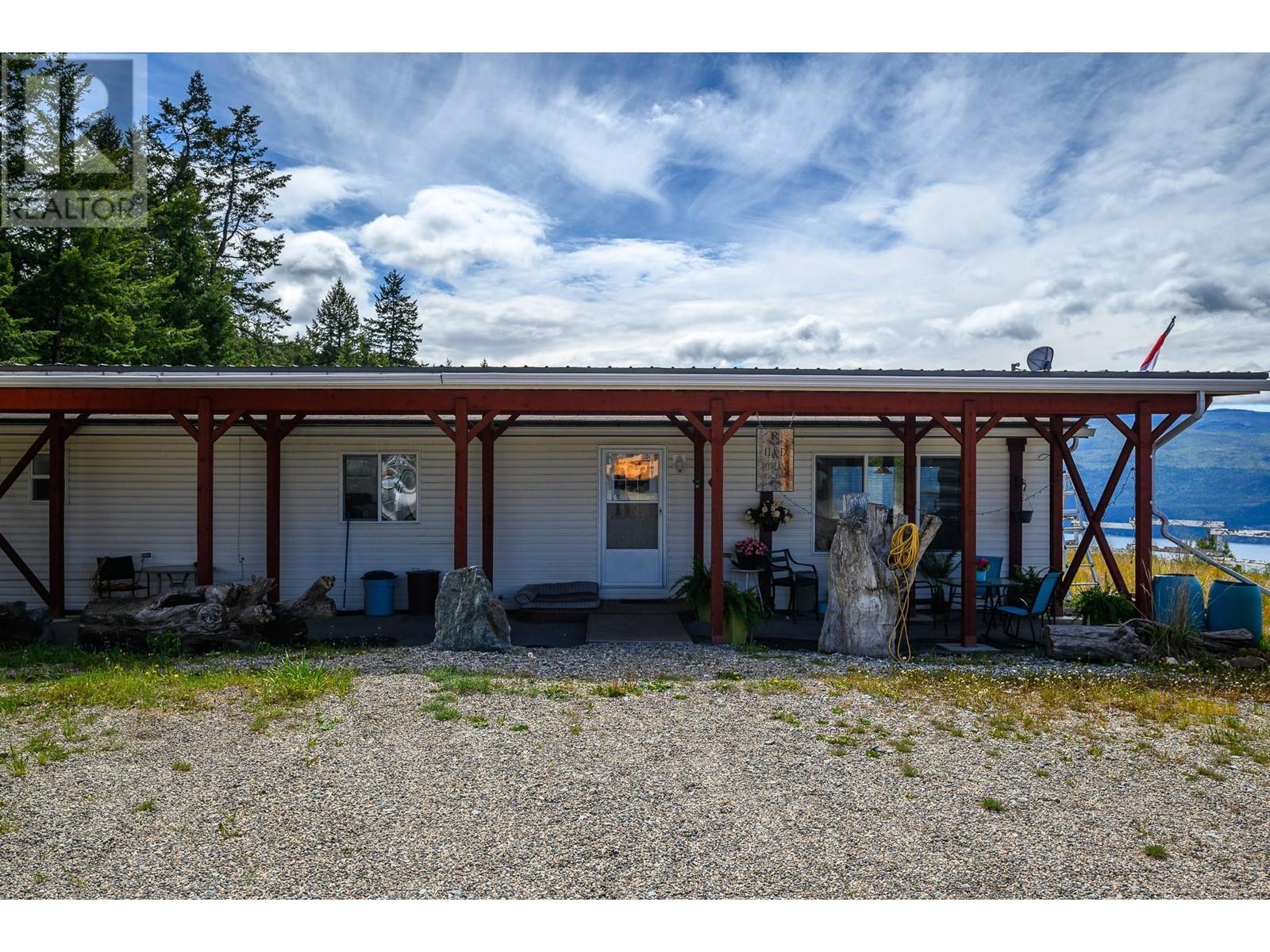 18125 Hereford Road. Lake Country, British Columbia