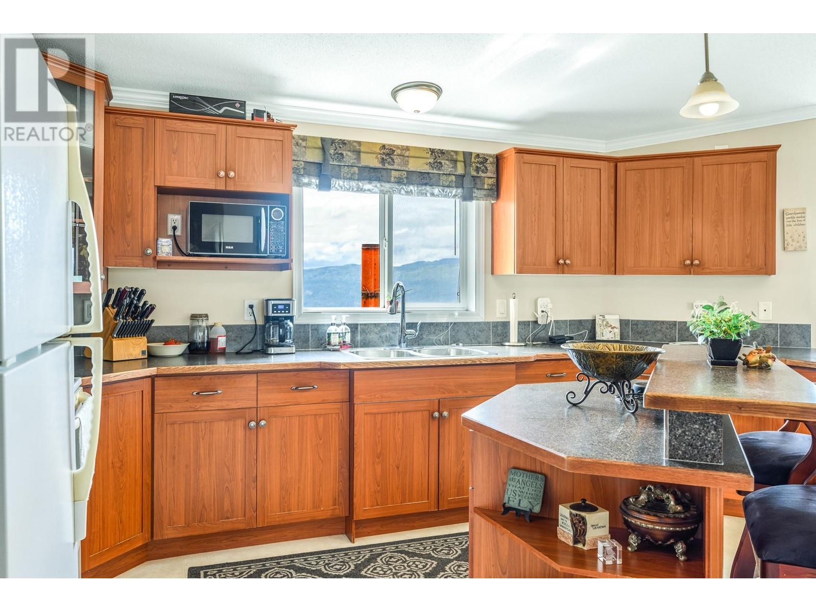 18125 Hereford Road. Lake Country, British Columbia