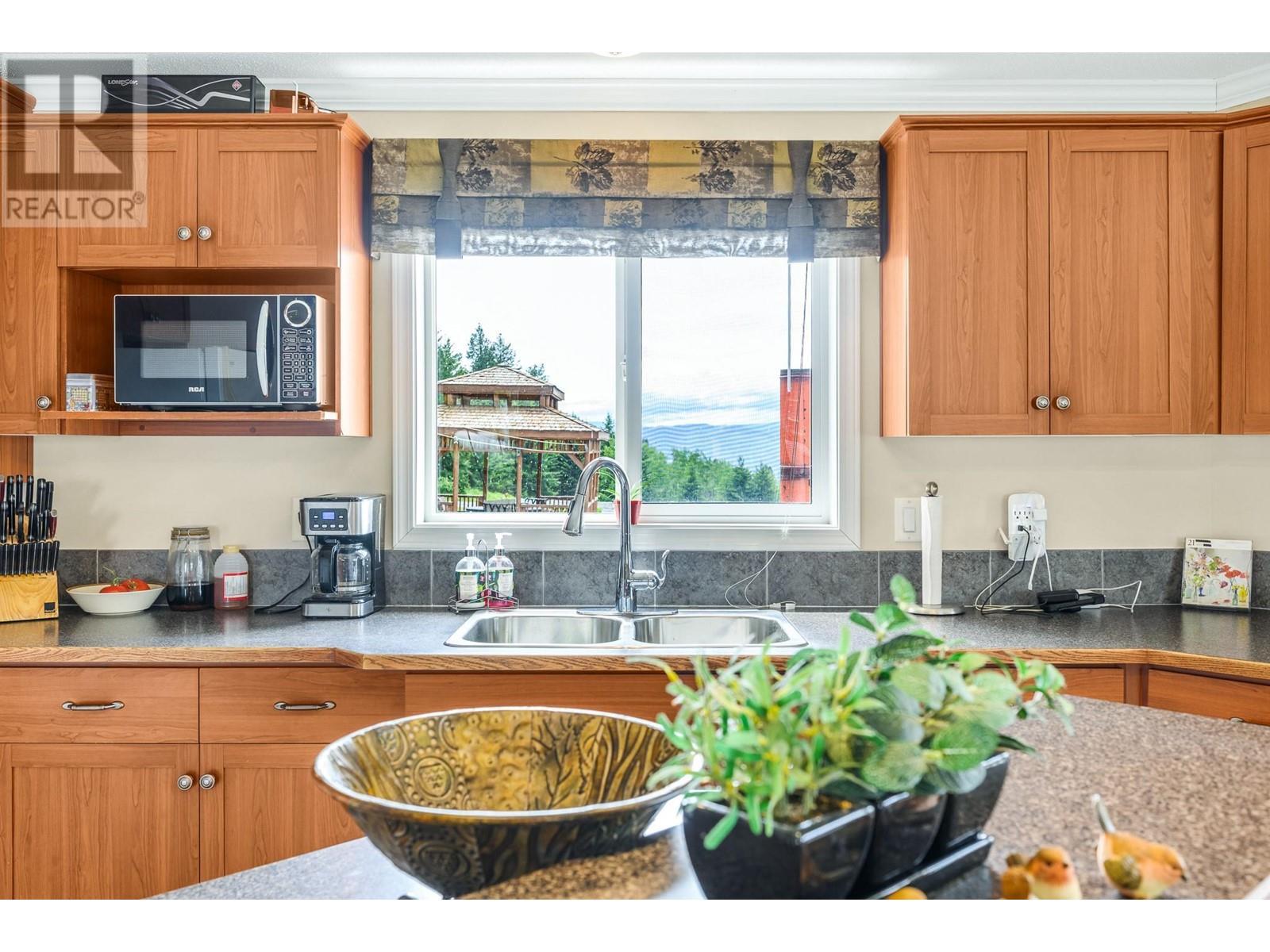 18125 Hereford Road. Lake Country, British Columbia