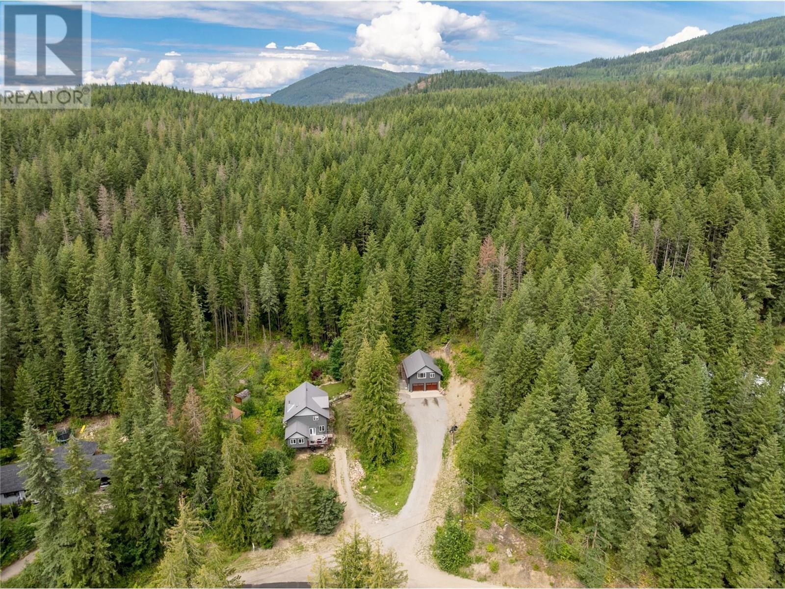 7463 Black Road Se. Salmon Arm, British Columbia