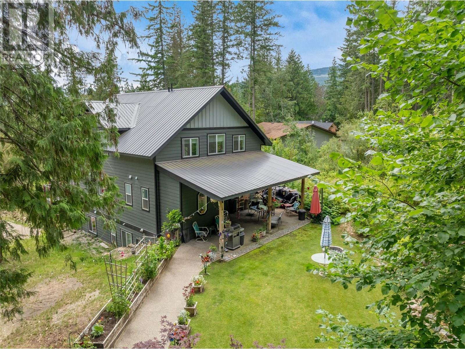 7463 Black Road Se. Salmon Arm, British Columbia