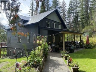 7463 Black Road Se. Salmon Arm, British Columbia