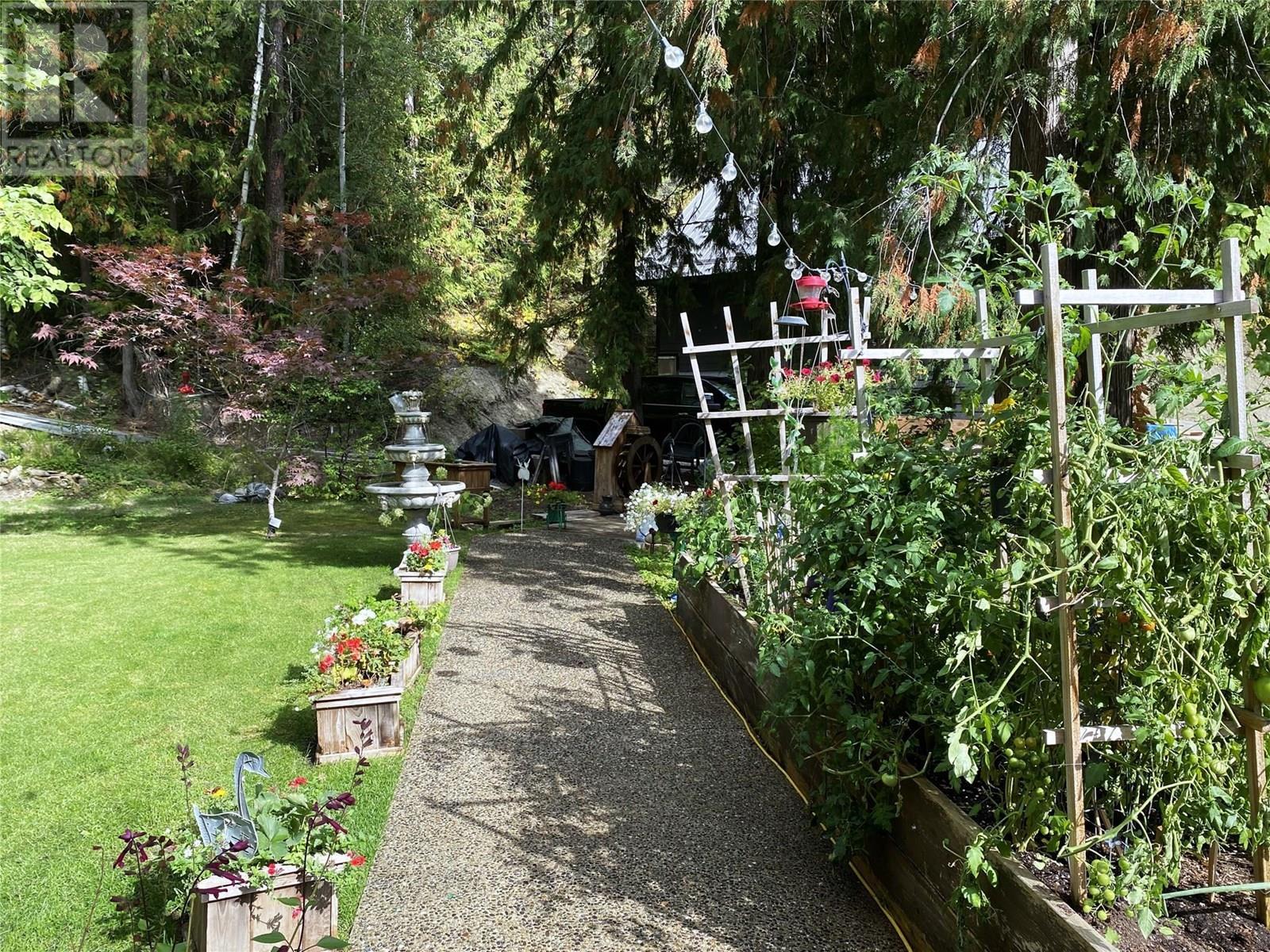 7463 Black Road Se. Salmon Arm, British Columbia