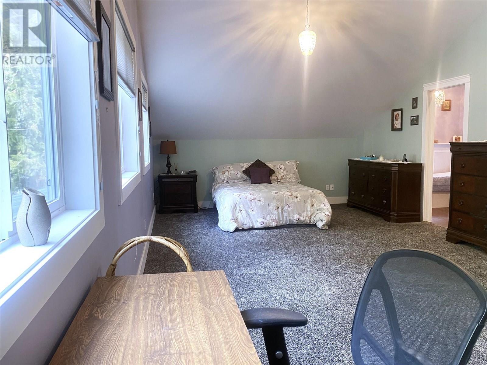 7463 Black Road Se. Salmon Arm, British Columbia