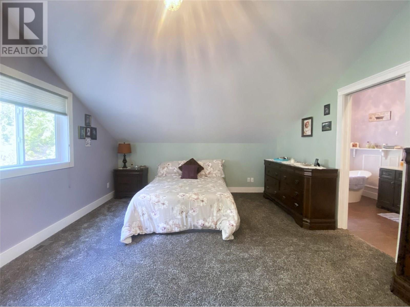 7463 Black Road Se. Salmon Arm, British Columbia