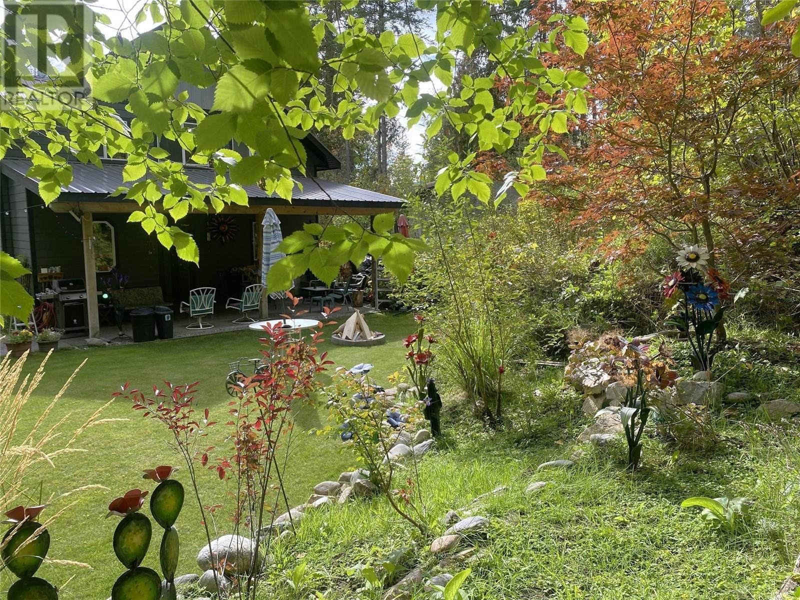 7463 Black Road Se. Salmon Arm, British Columbia