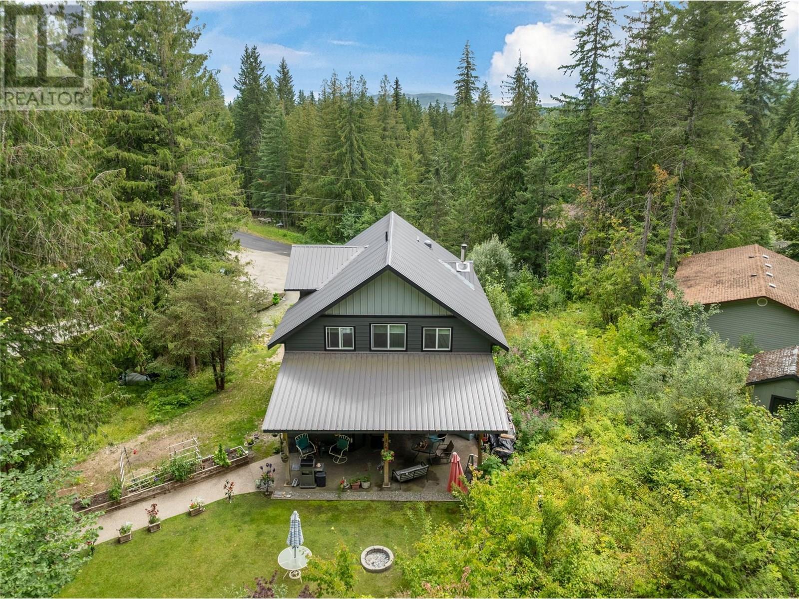 7463 Black Road Se. Salmon Arm, British Columbia