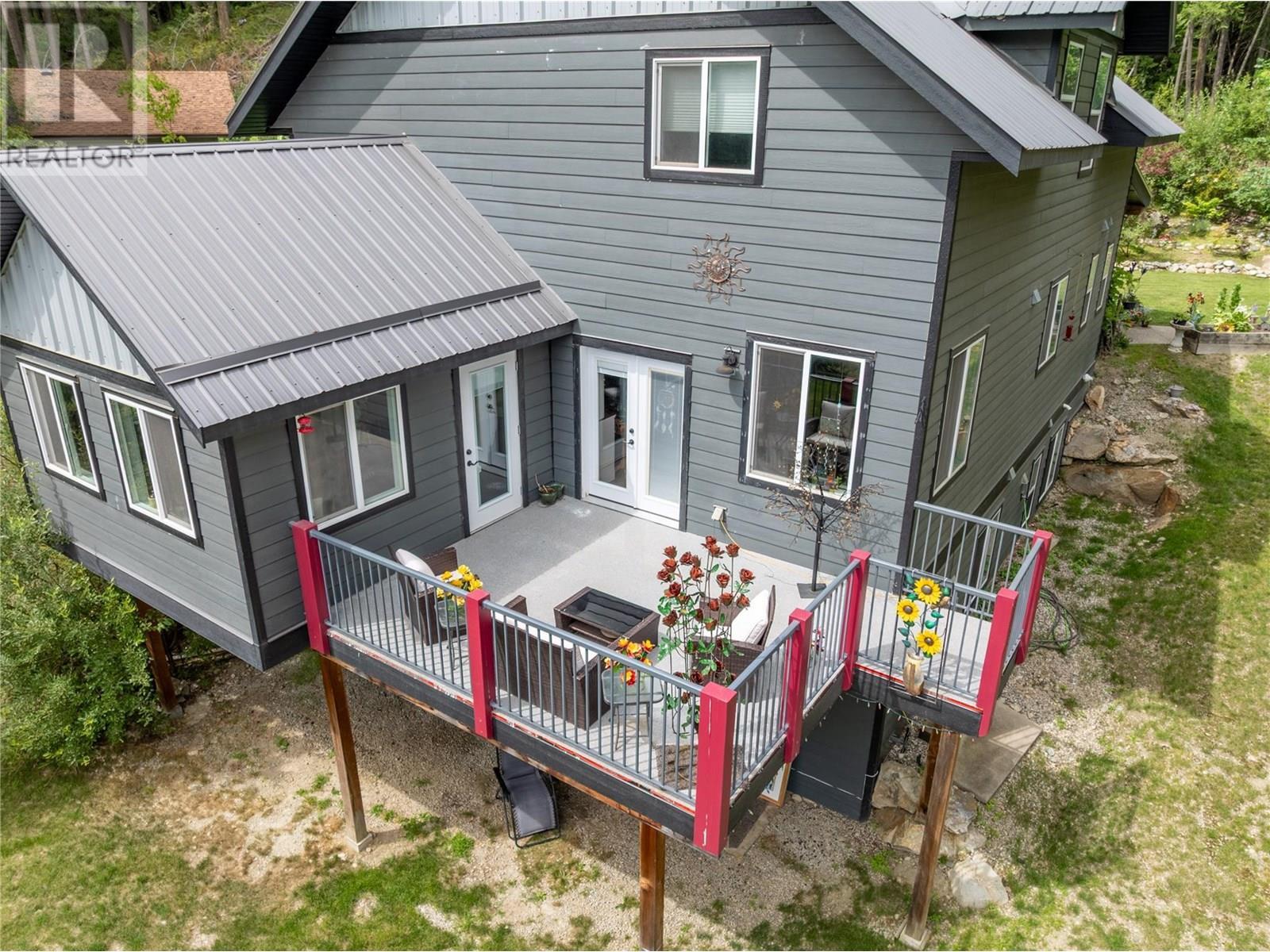 7463 Black Road Se. Salmon Arm, British Columbia