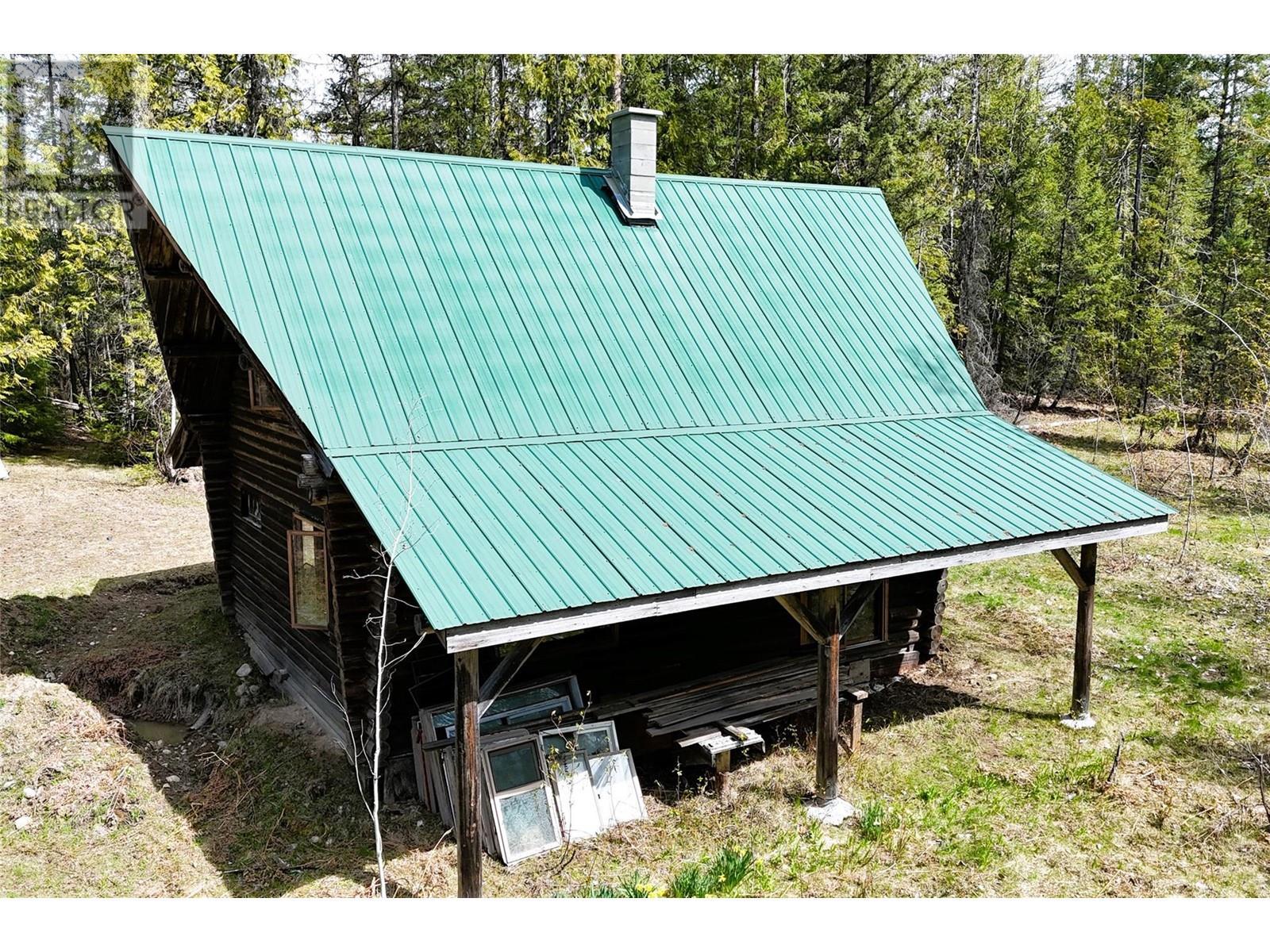 1425 Bobbie Burns Road. Lumby, British Columbia