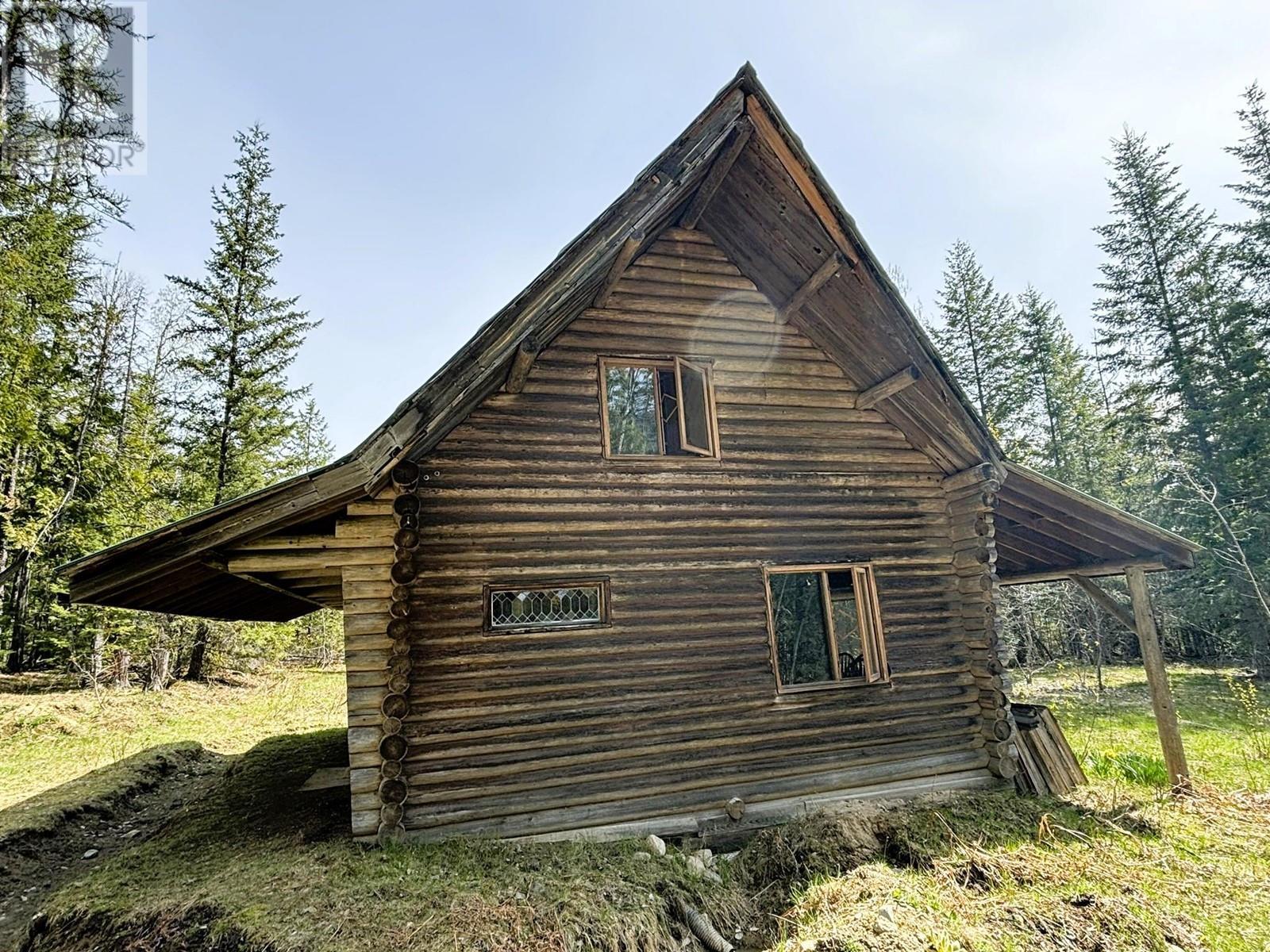 1425 Bobbie Burns Road. Lumby, British Columbia