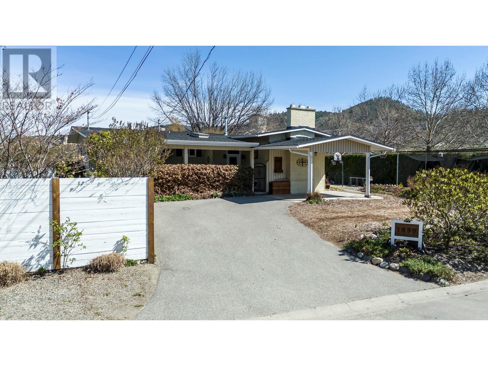 1880 Broadview Avenue. Kelowna, British Columbia