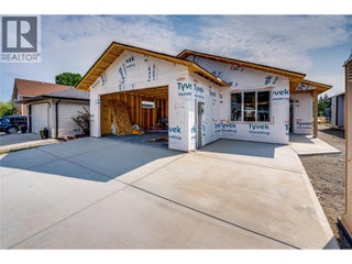 602 Nighthawk Avenue. Vernon, British Columbia