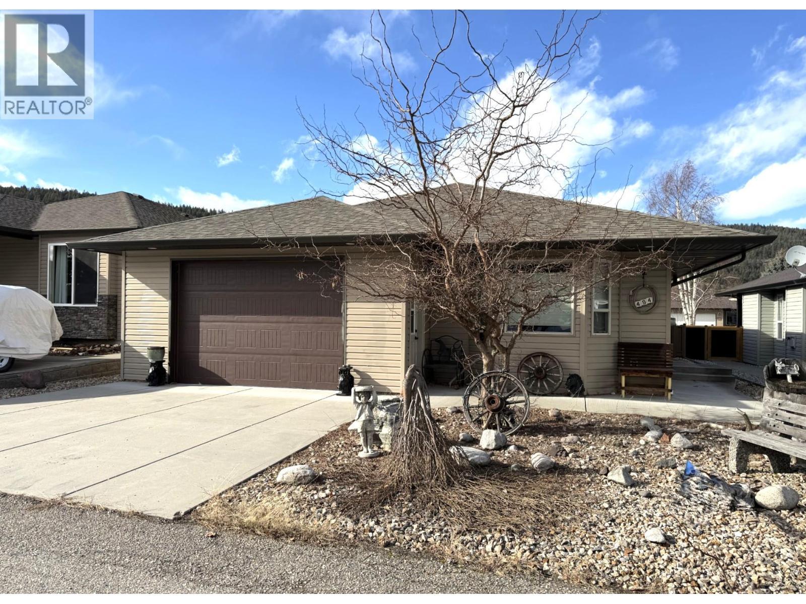 494 Kingfisher Avenue. Vernon, British Columbia