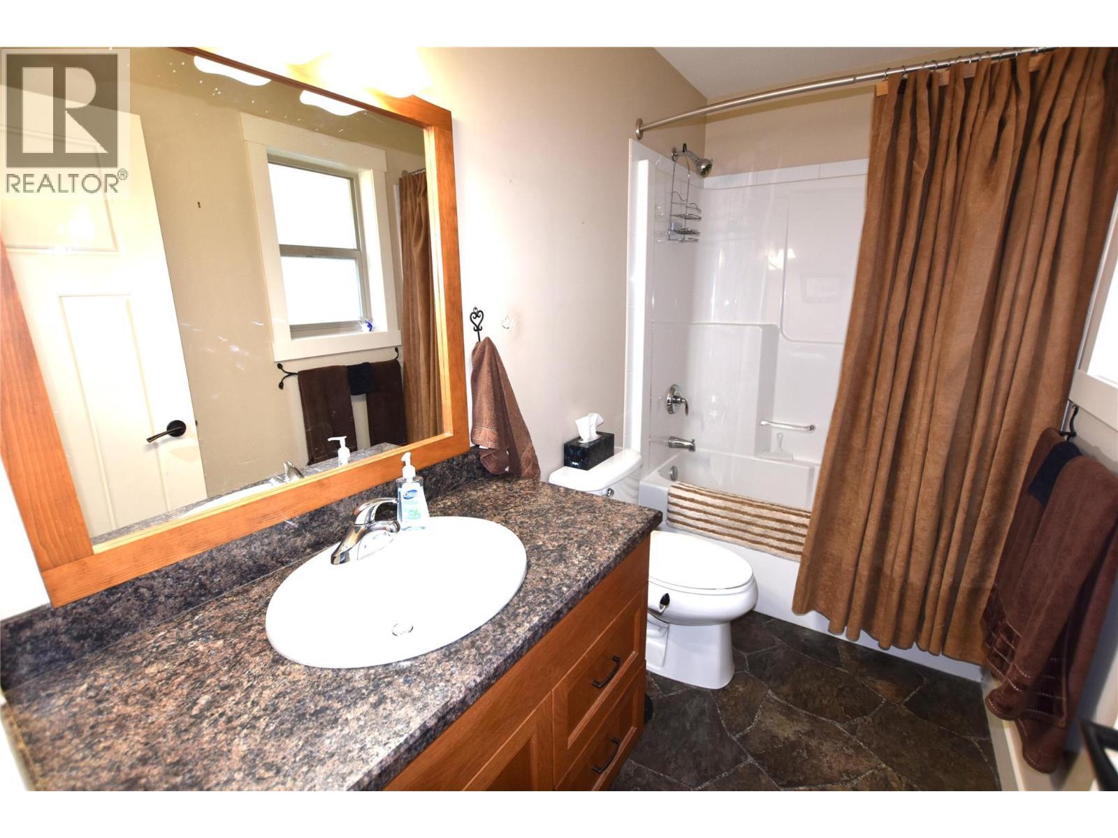 494 Kingfisher Avenue. Vernon, British Columbia