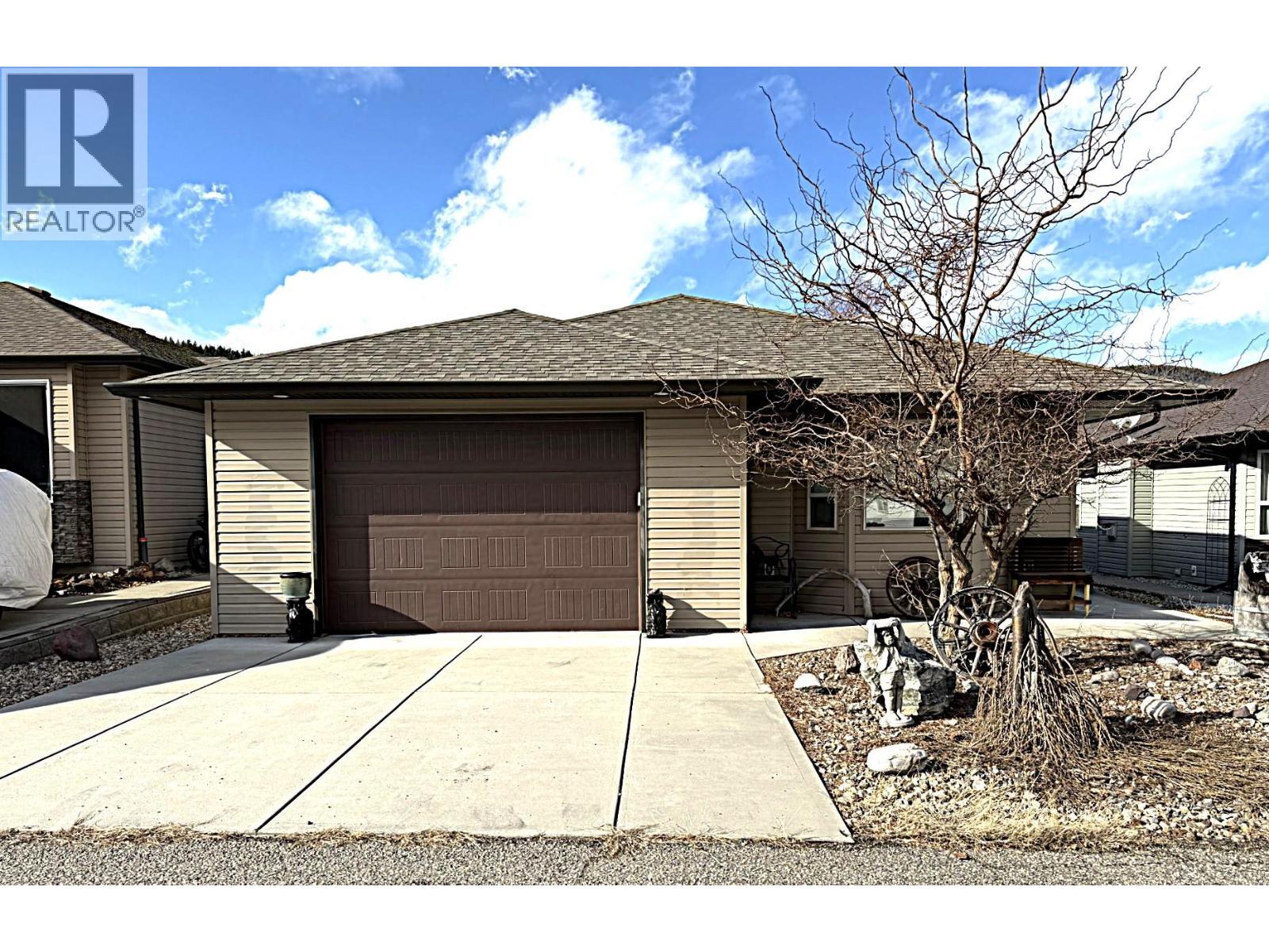 494 Kingfisher Avenue. Vernon, British Columbia