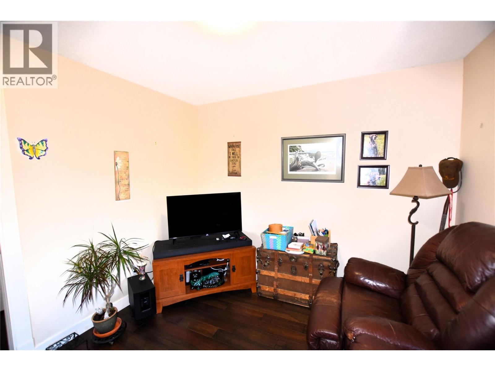 494 Kingfisher Avenue. Vernon, British Columbia