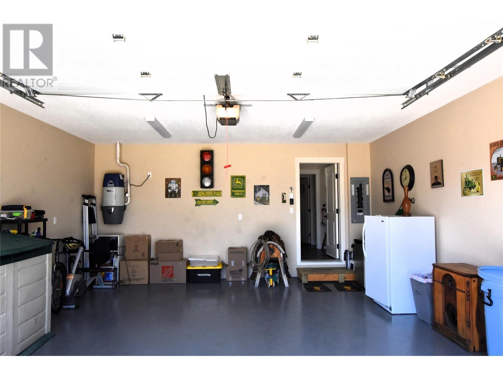 494 Kingfisher Avenue. Vernon, British Columbia