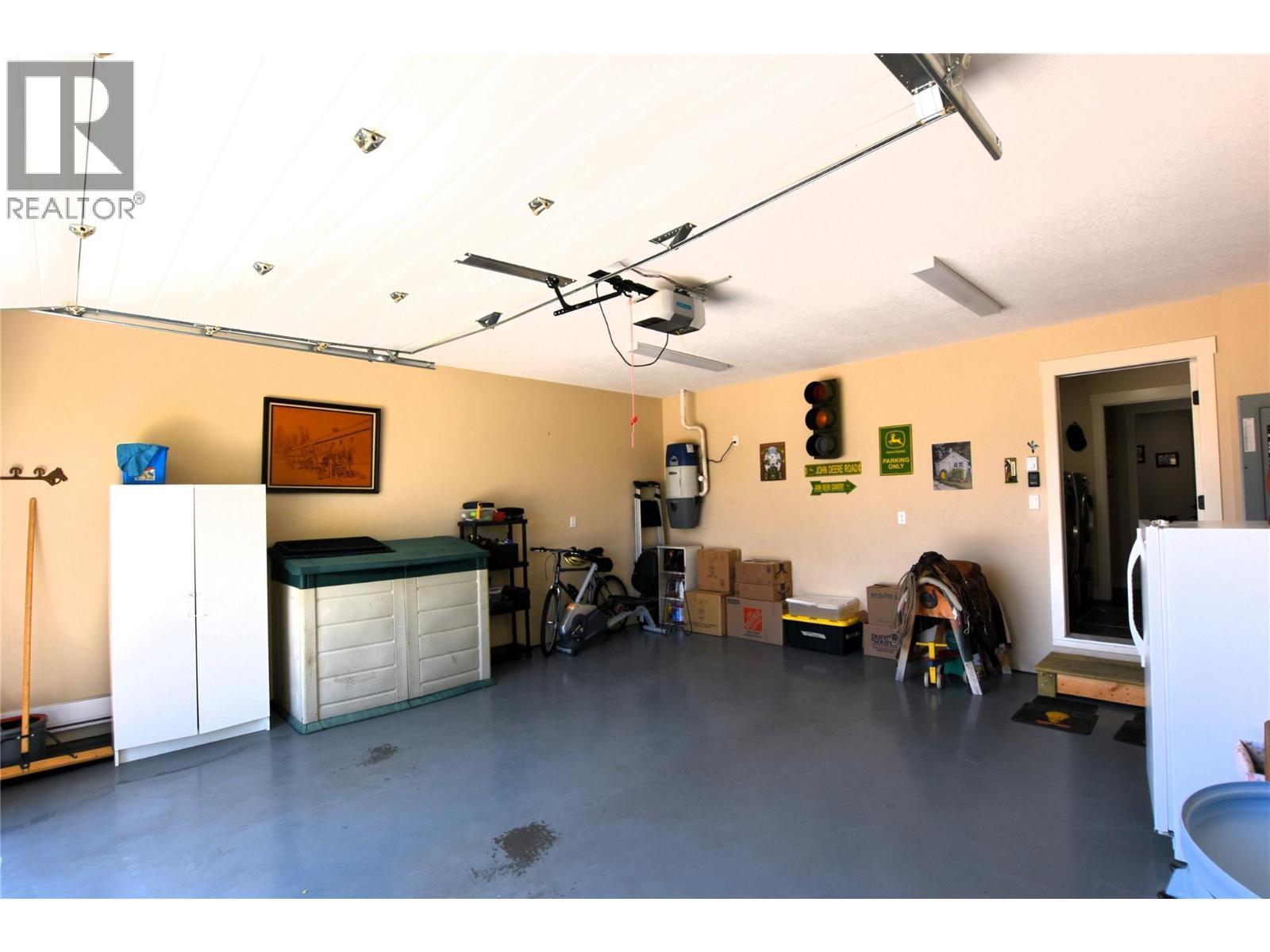 494 Kingfisher Avenue. Vernon, British Columbia