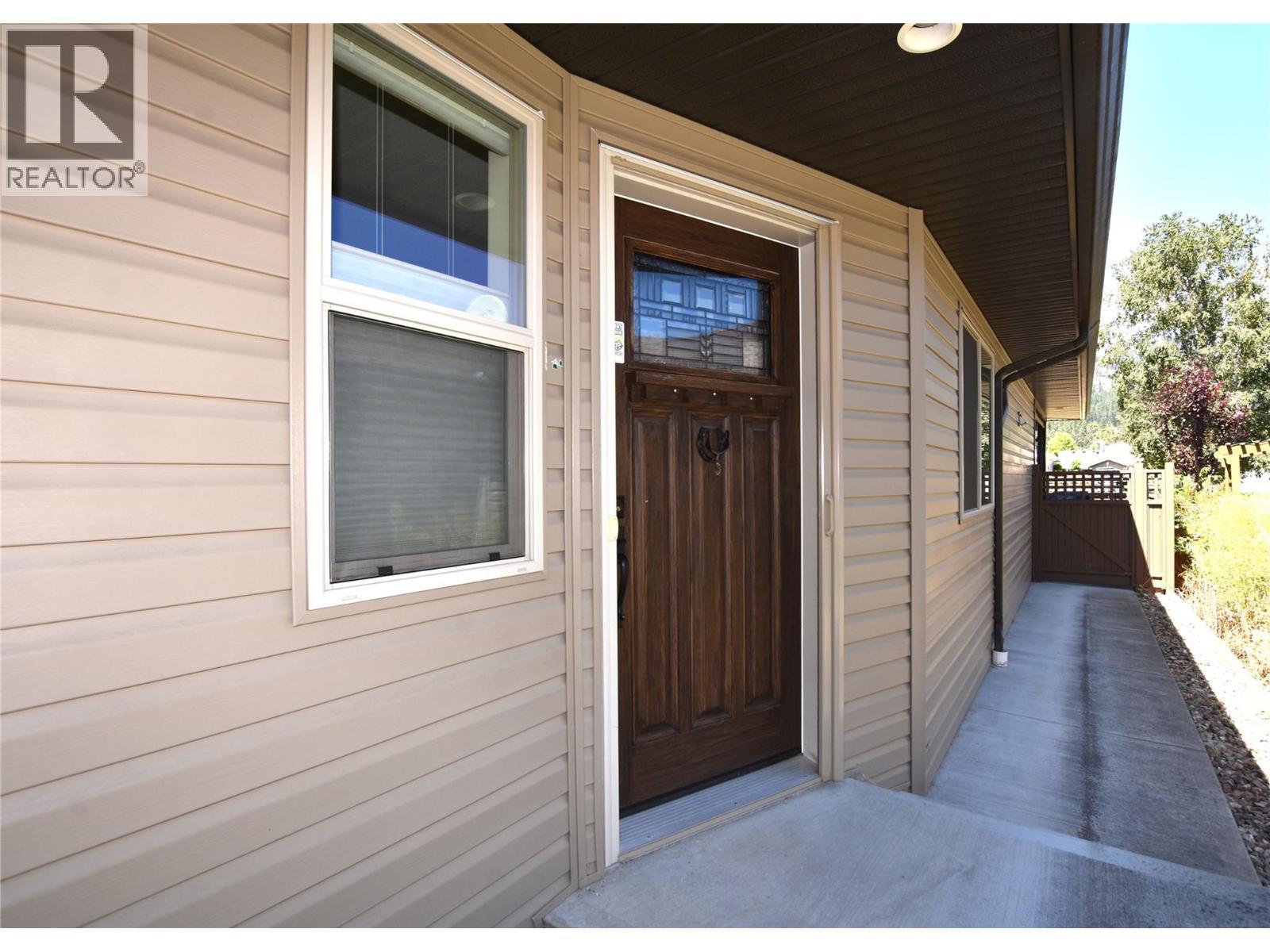 494 Kingfisher Avenue. Vernon, British Columbia