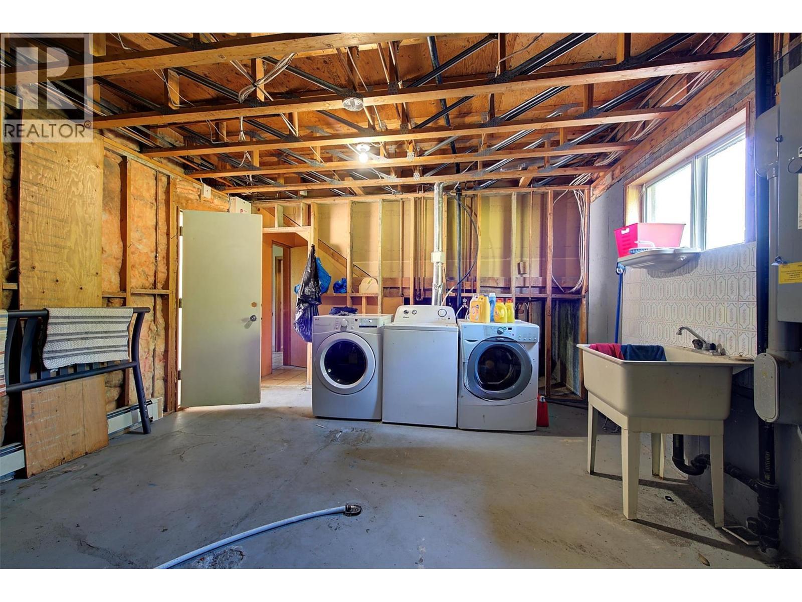 215 Arab Road. Kelowna, British Columbia