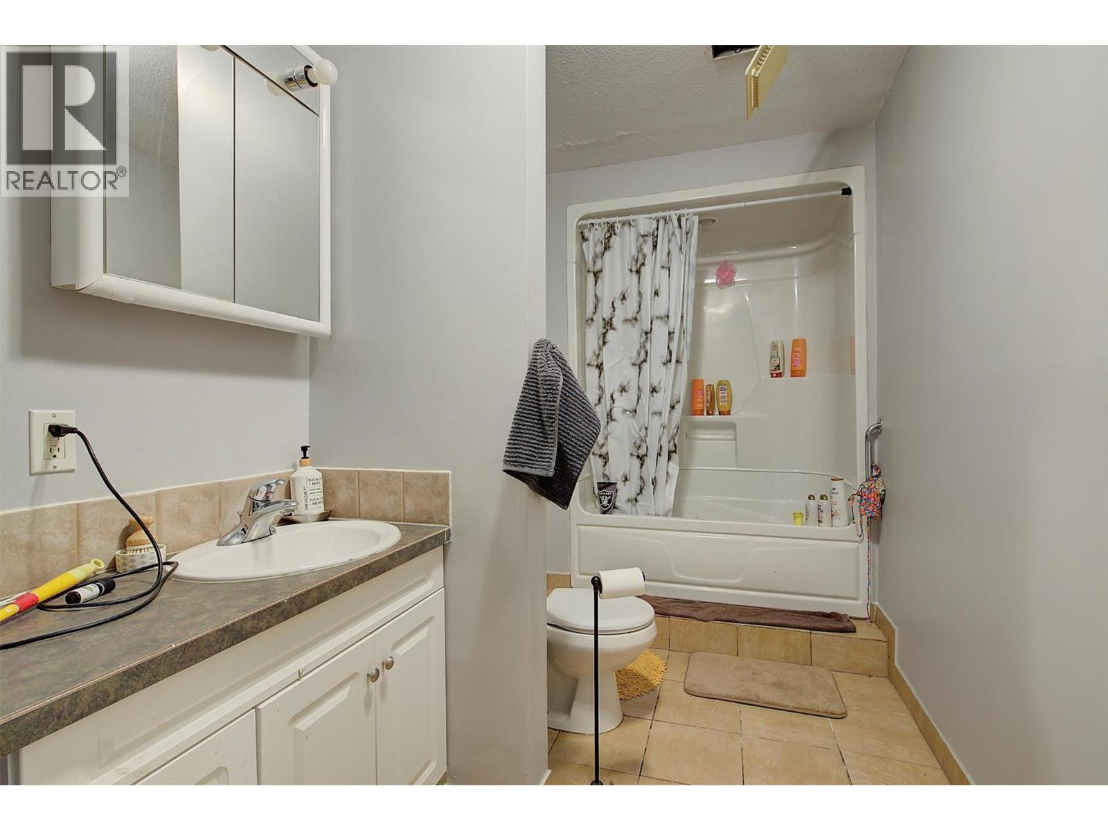 215 Arab Road. Kelowna, British Columbia