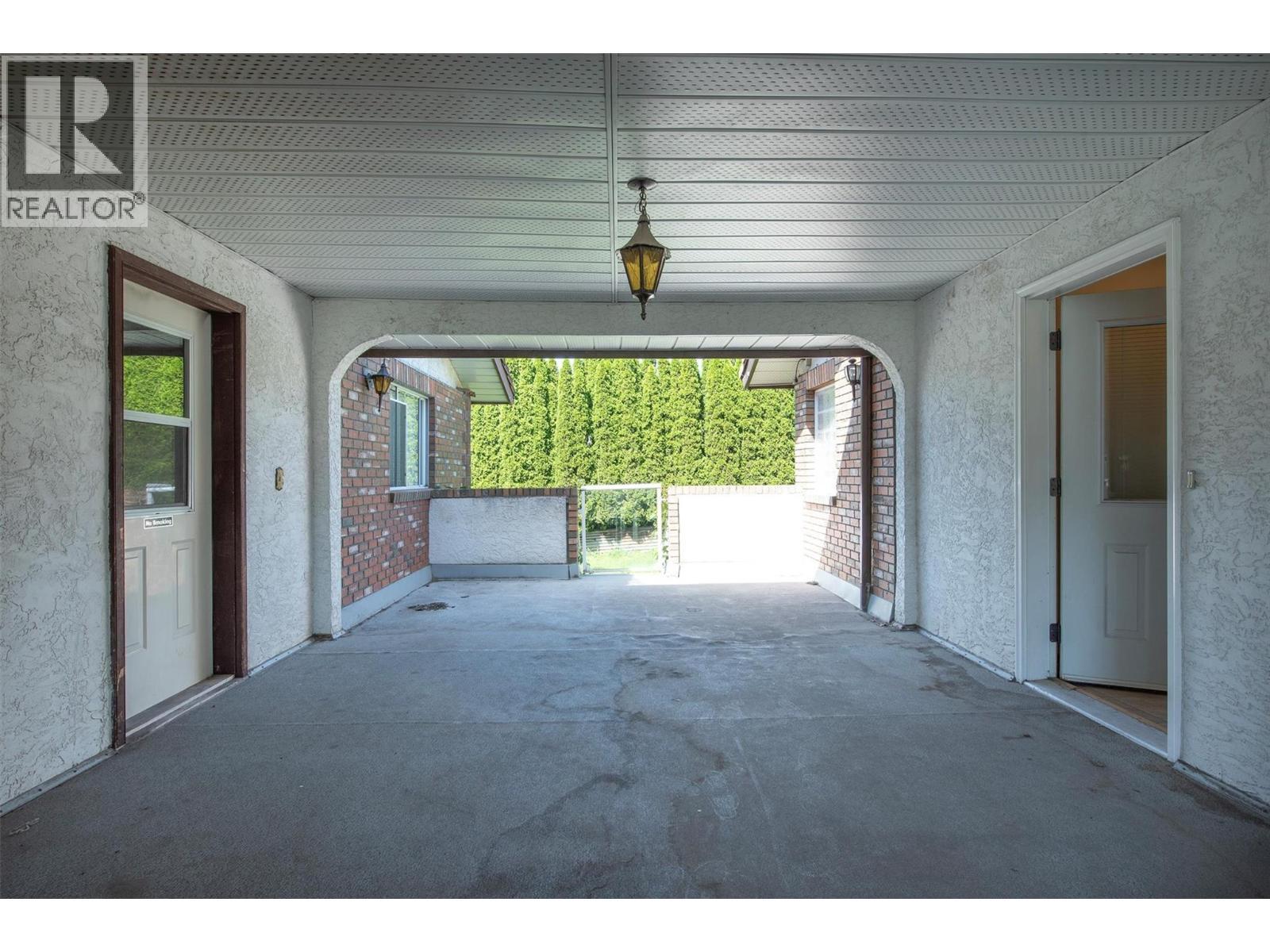 215 Arab Road. Kelowna, British Columbia