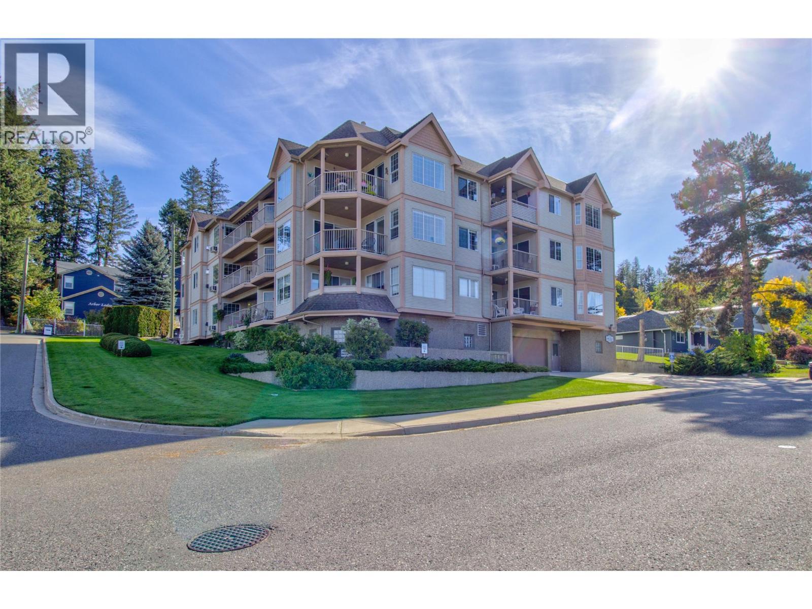 330 7 Street Se Unit# 304. Salmon Arm, British Columbia