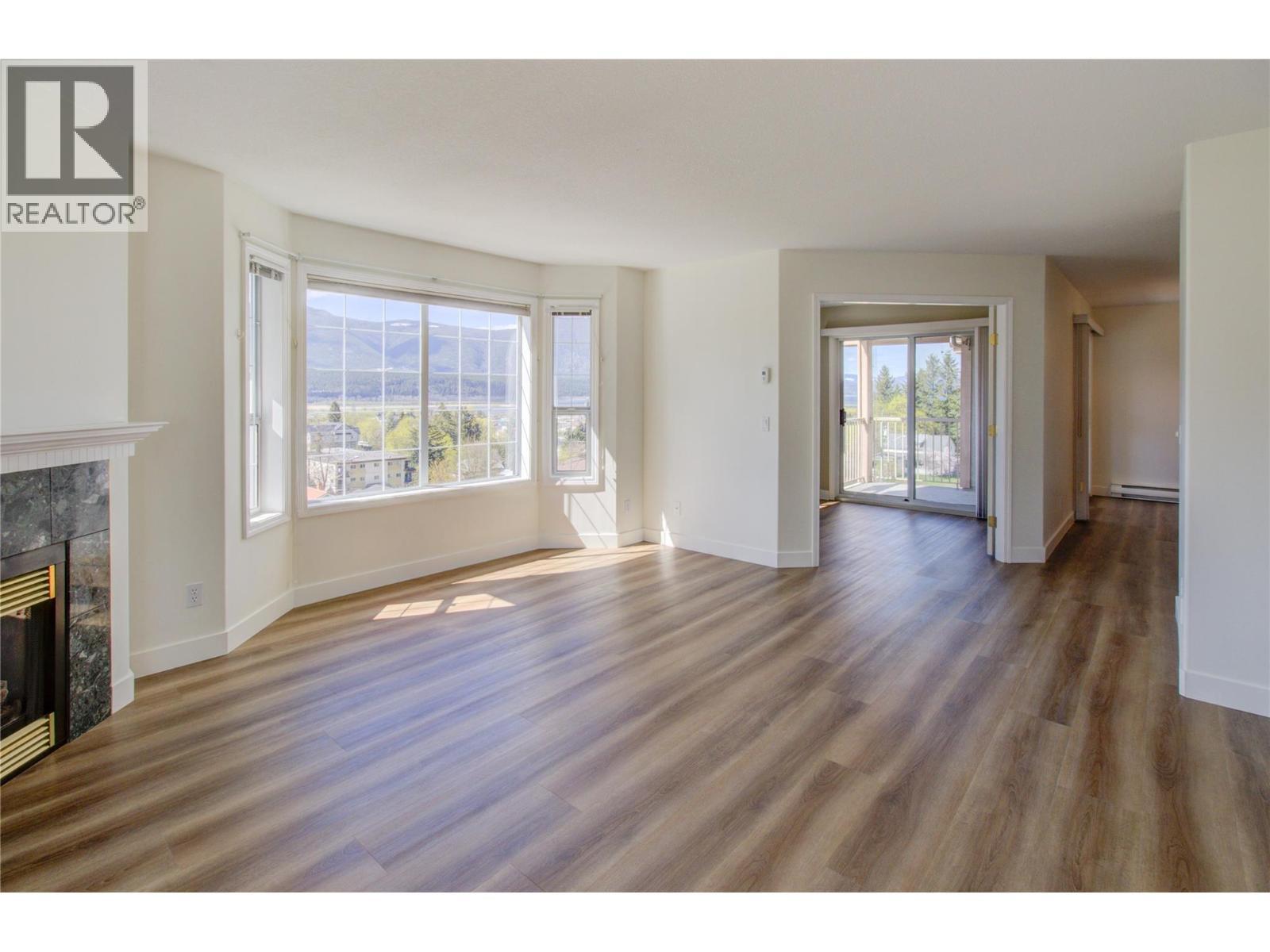 330 7 Street Se Unit# 304. Salmon Arm, British Columbia