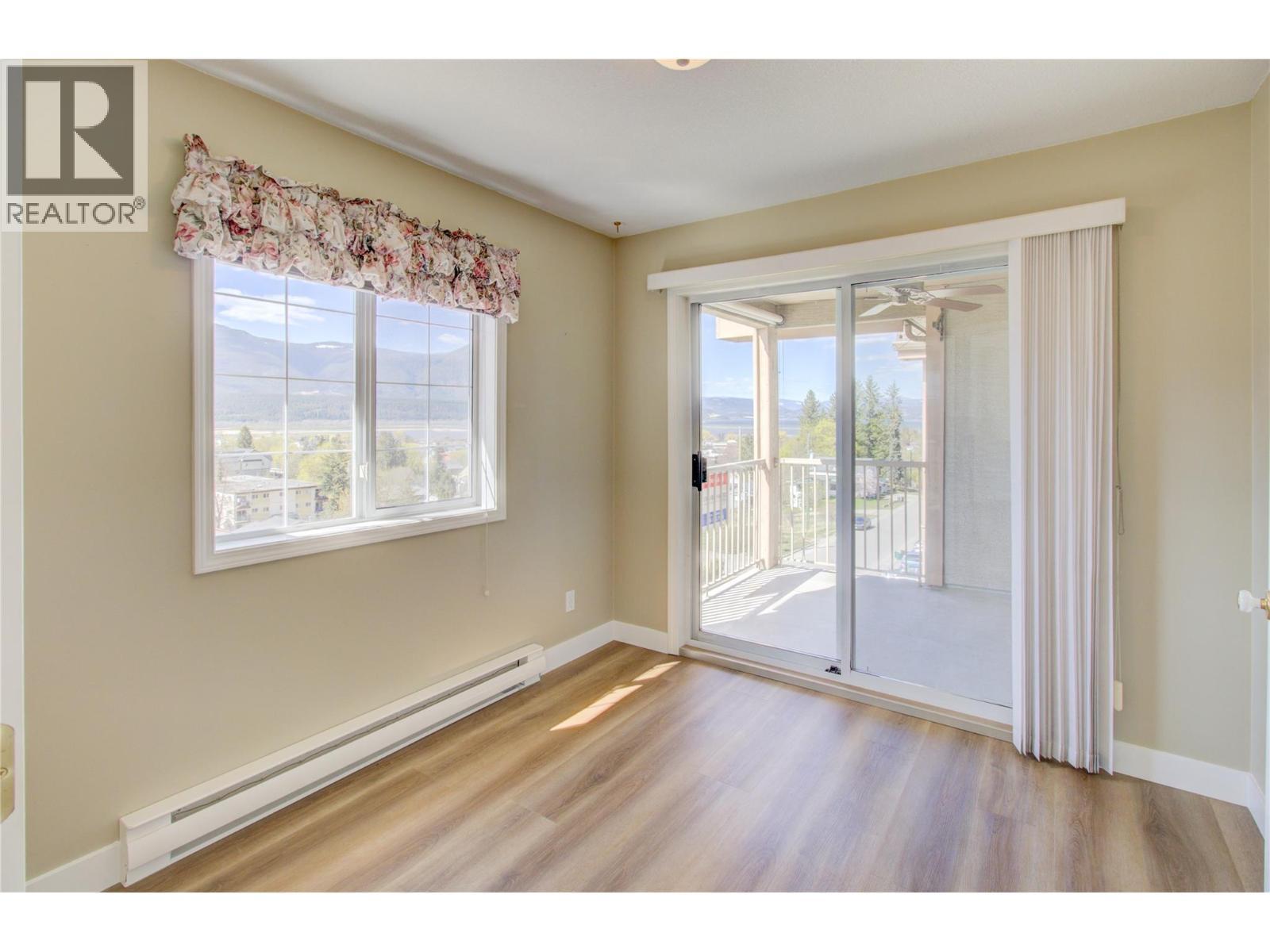 330 7 Street Se Unit# 304. Salmon Arm, British Columbia