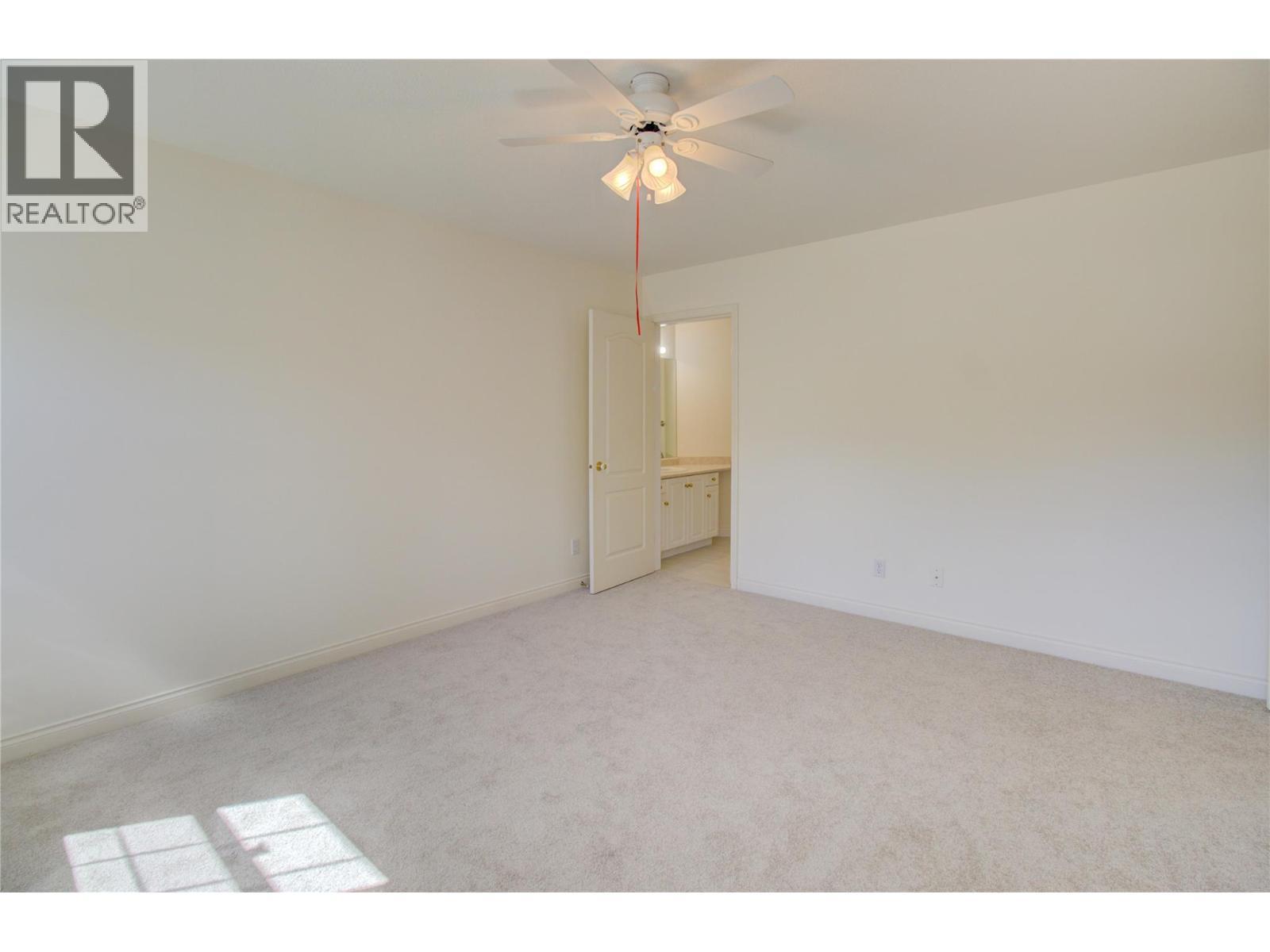 330 7 Street Se Unit# 304. Salmon Arm, British Columbia