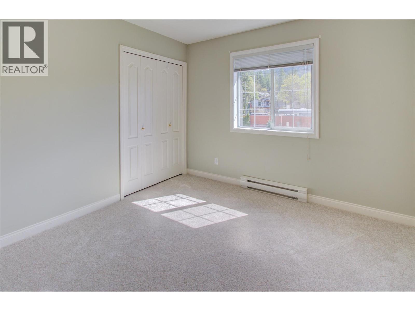 330 7 Street Se Unit# 304. Salmon Arm, British Columbia