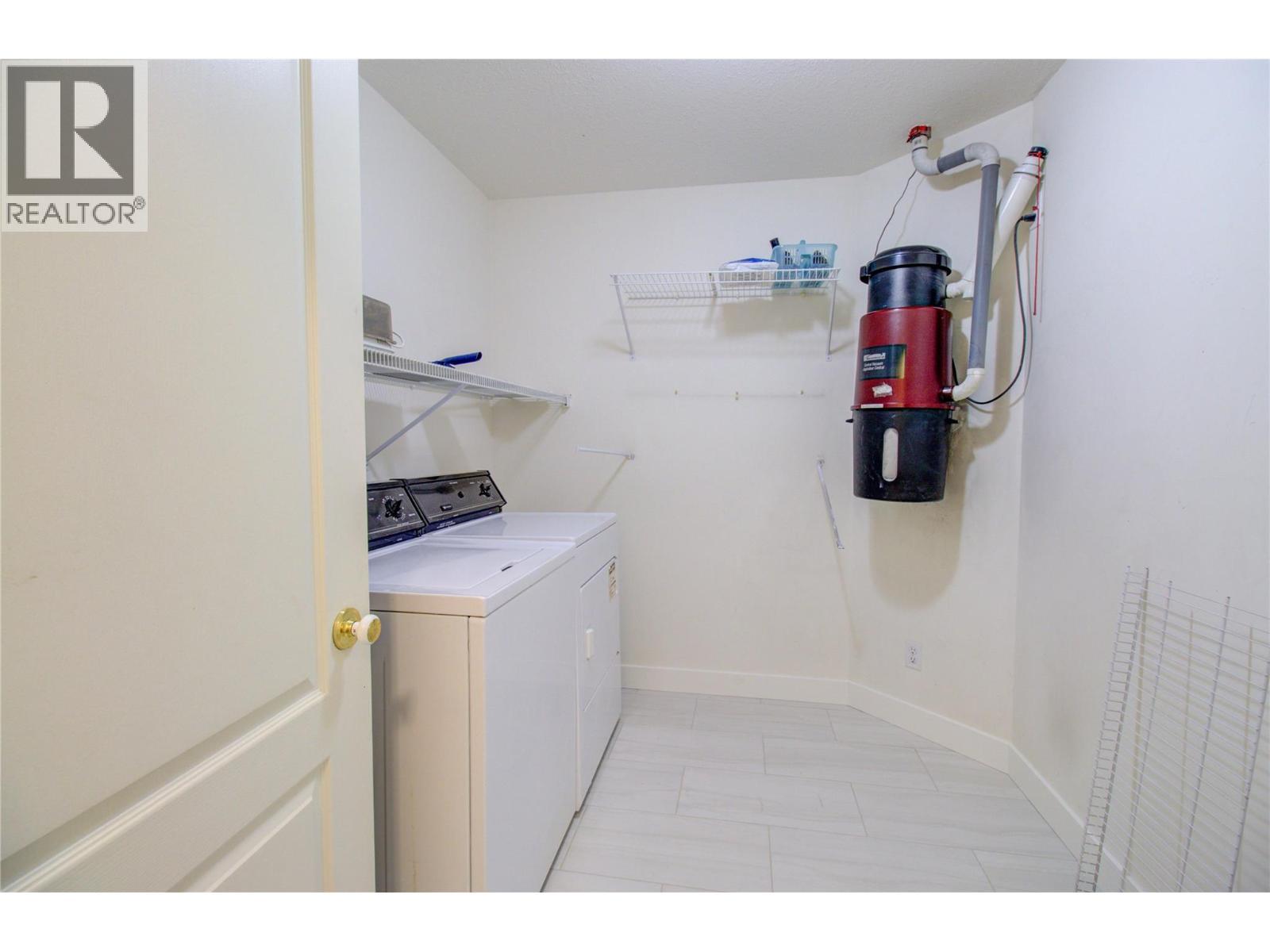 330 7 Street Se Unit# 304. Salmon Arm, British Columbia