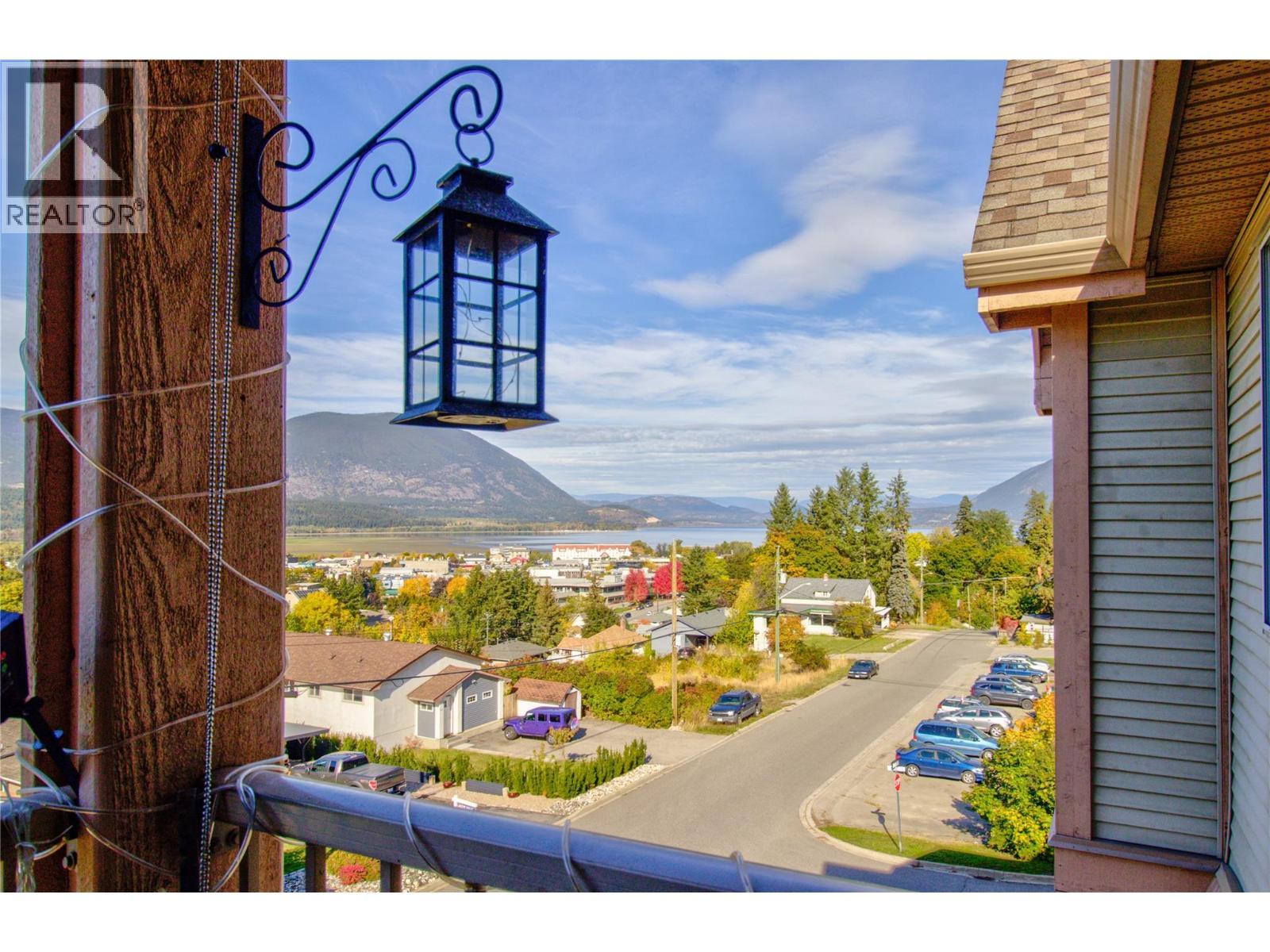 330 7 Street Se Unit# 304. Salmon Arm, British Columbia