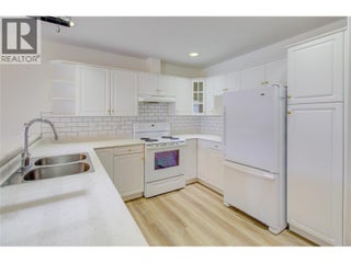 330 7 Street Se Unit# 304. Salmon Arm, British Columbia