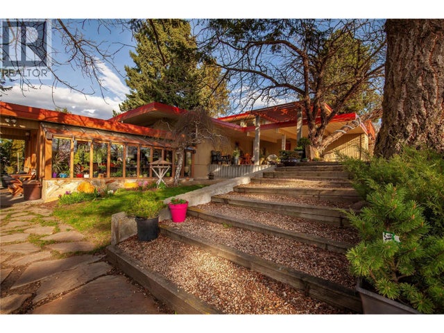 239 Stepping Stones Crescent, Spallumcheen