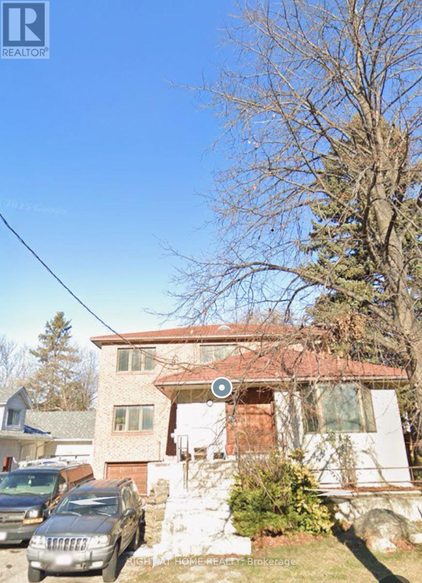 16 Connaught Avenue, Toronto (newtonbrook West)