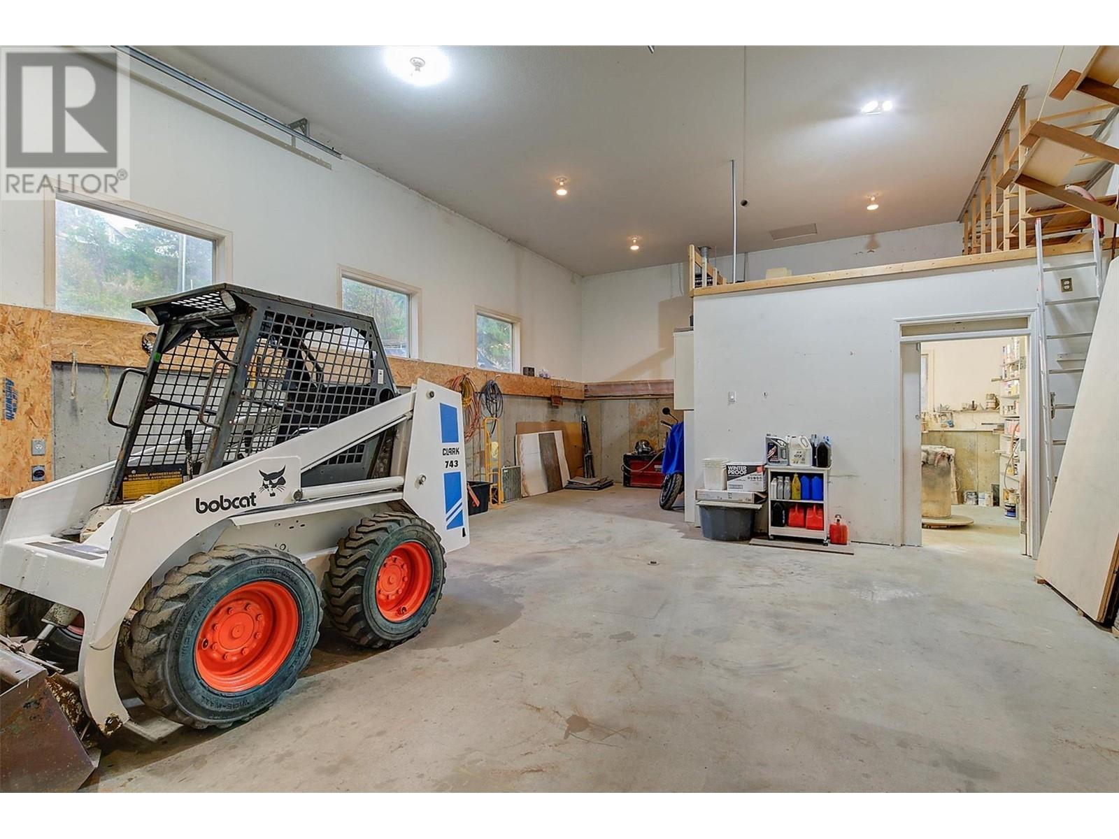 1293 Camp Road. Lake Country, British Columbia