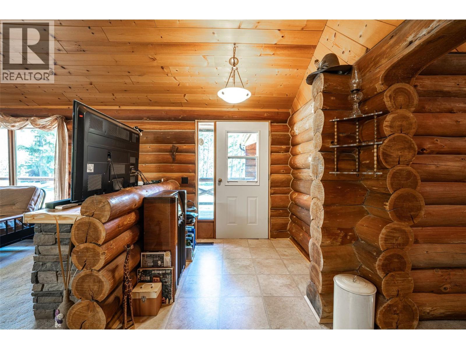 1474 6 Highway. Cherryville, British Columbia