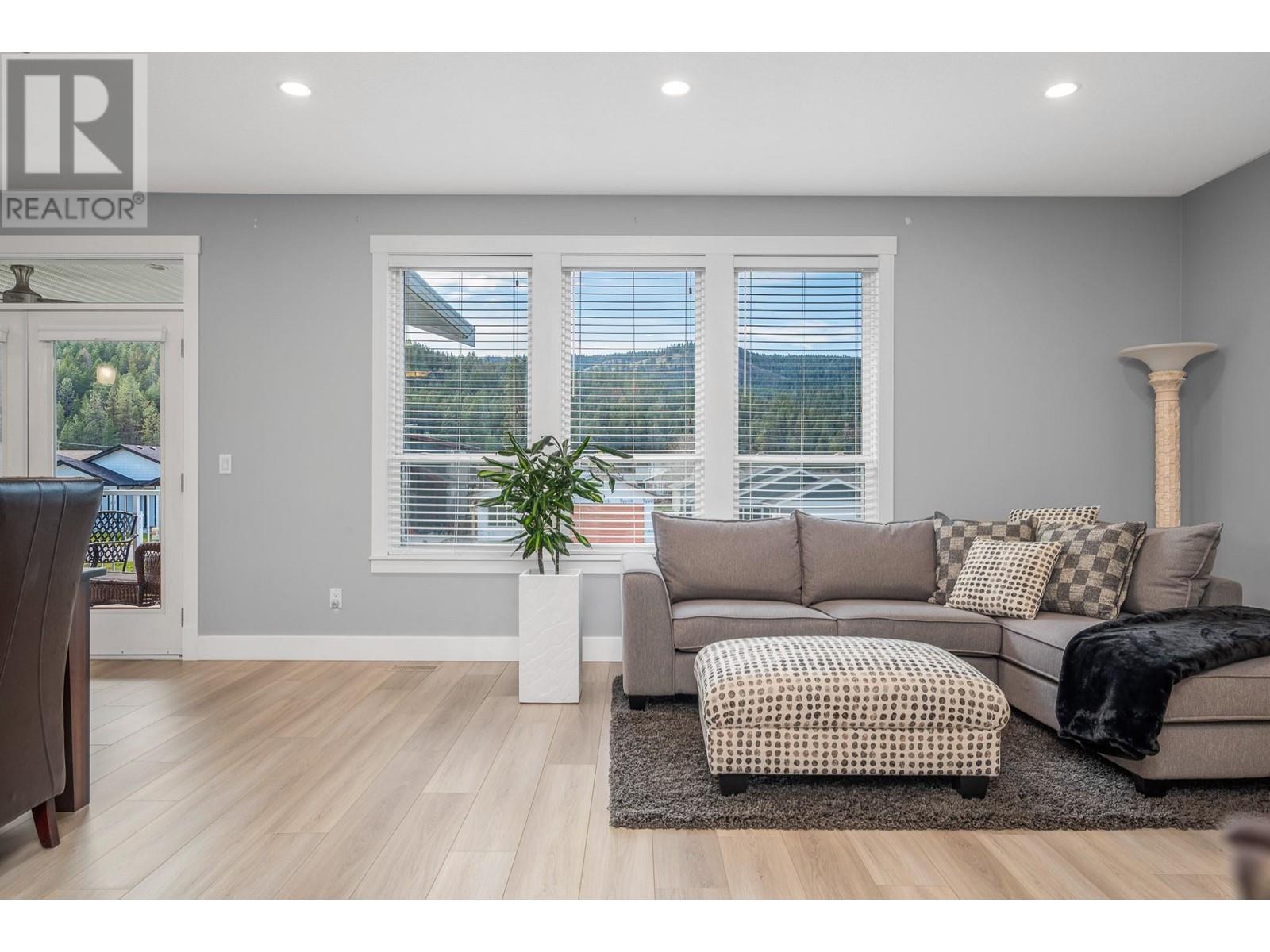 533 Loon Avenue. Vernon, British Columbia