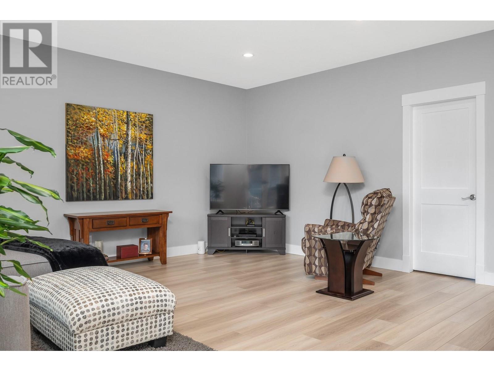 533 Loon Avenue. Vernon, British Columbia