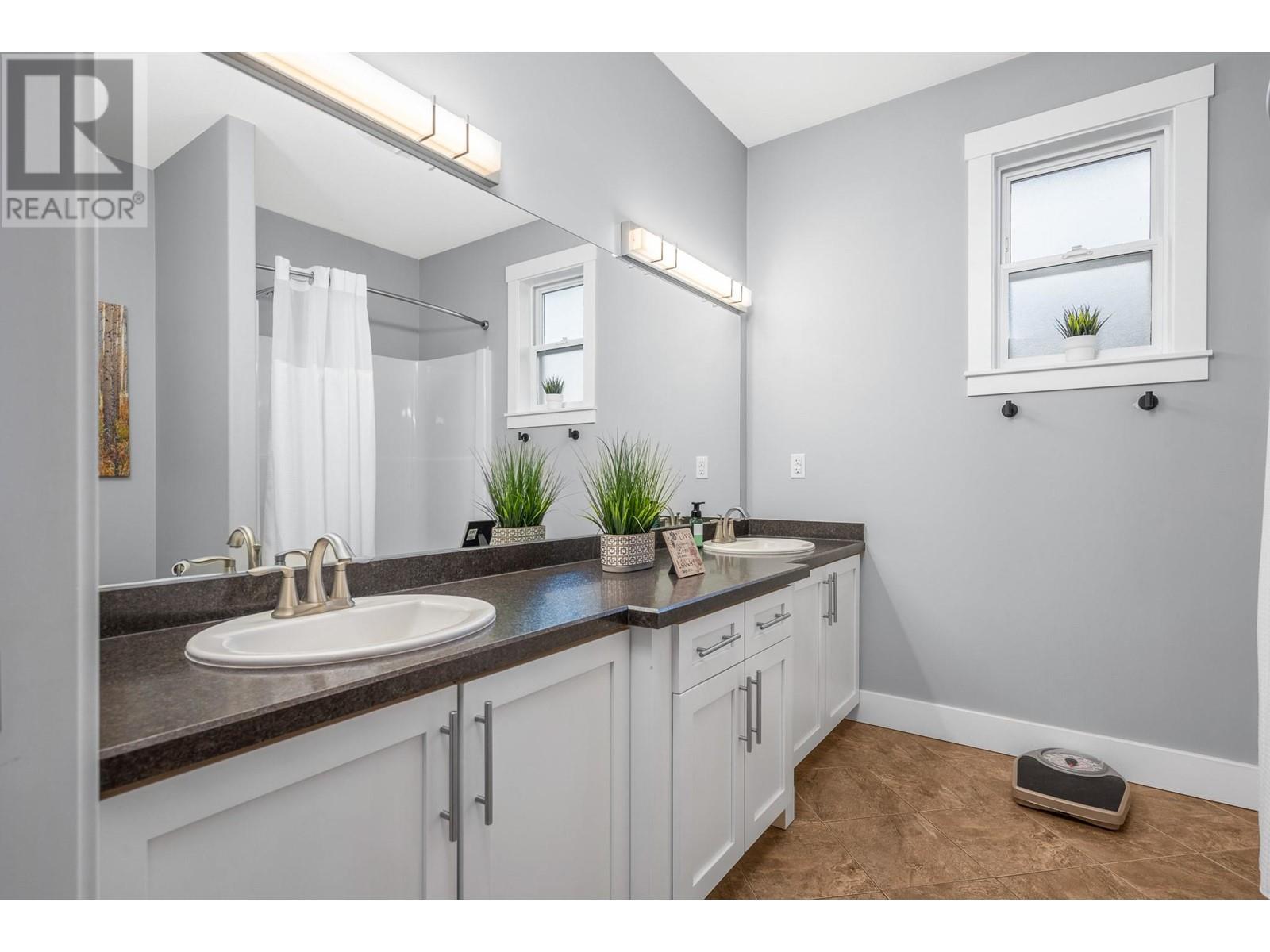 533 Loon Avenue. Vernon, British Columbia