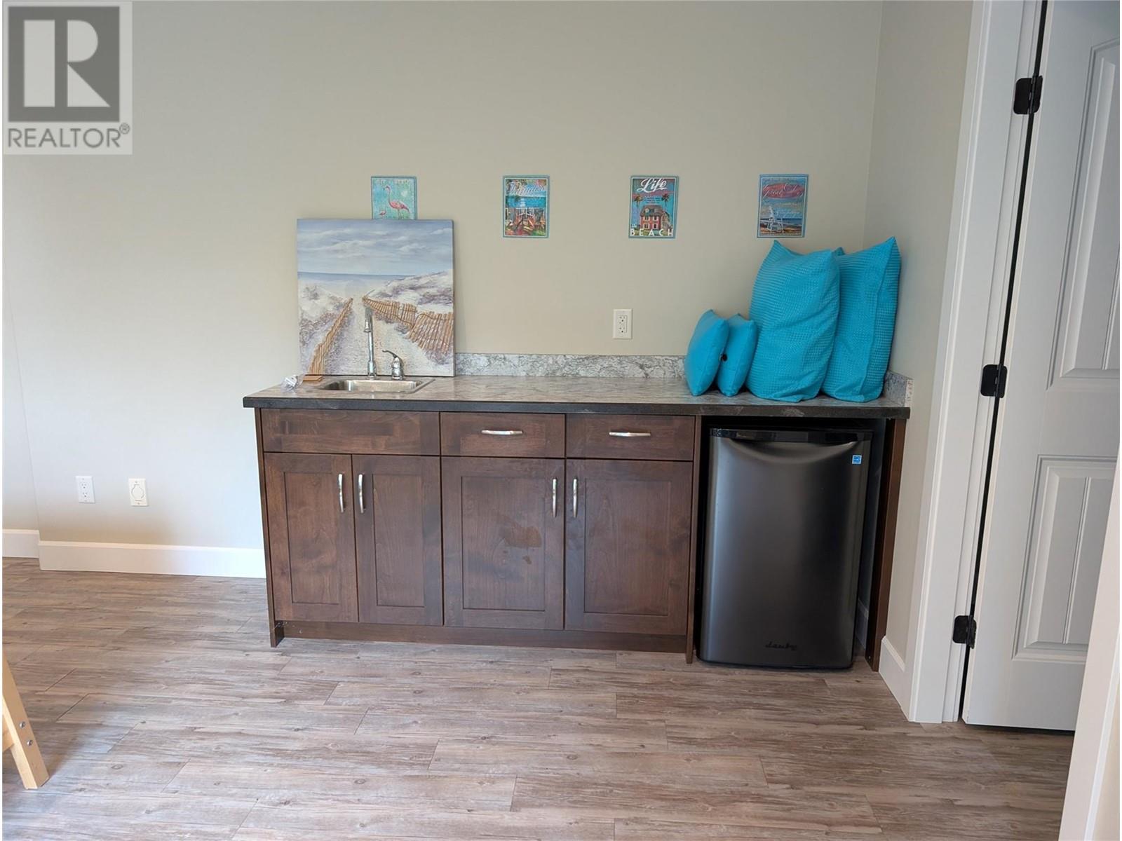 4498 Squilax Anglemont Road Unit# 39. Scotch Creek, British Columbia