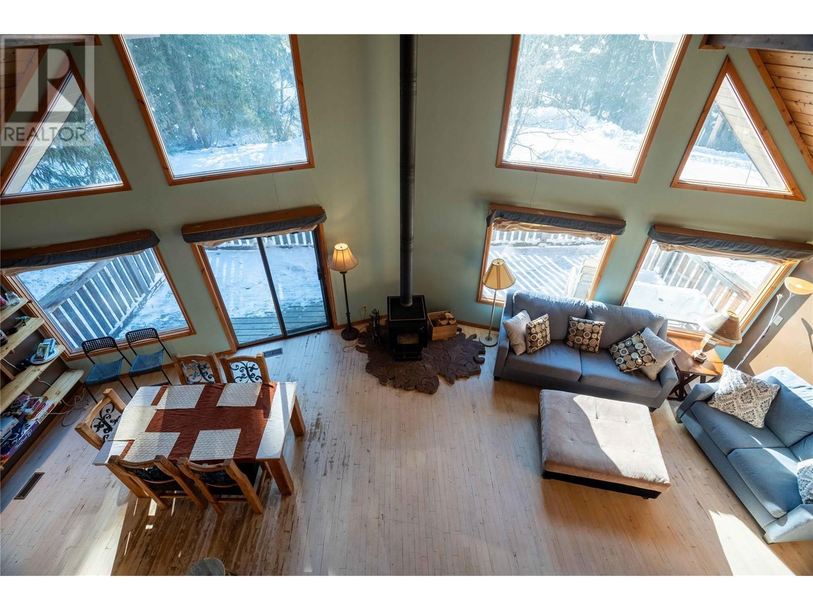 3014 Mcinnes Road. Revelstoke, British Columbia