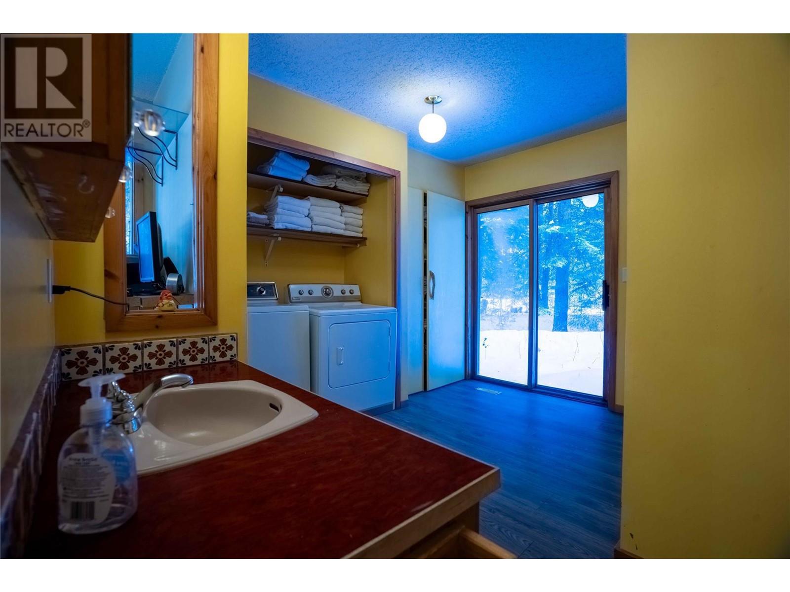 3014 Mcinnes Road. Revelstoke, British Columbia