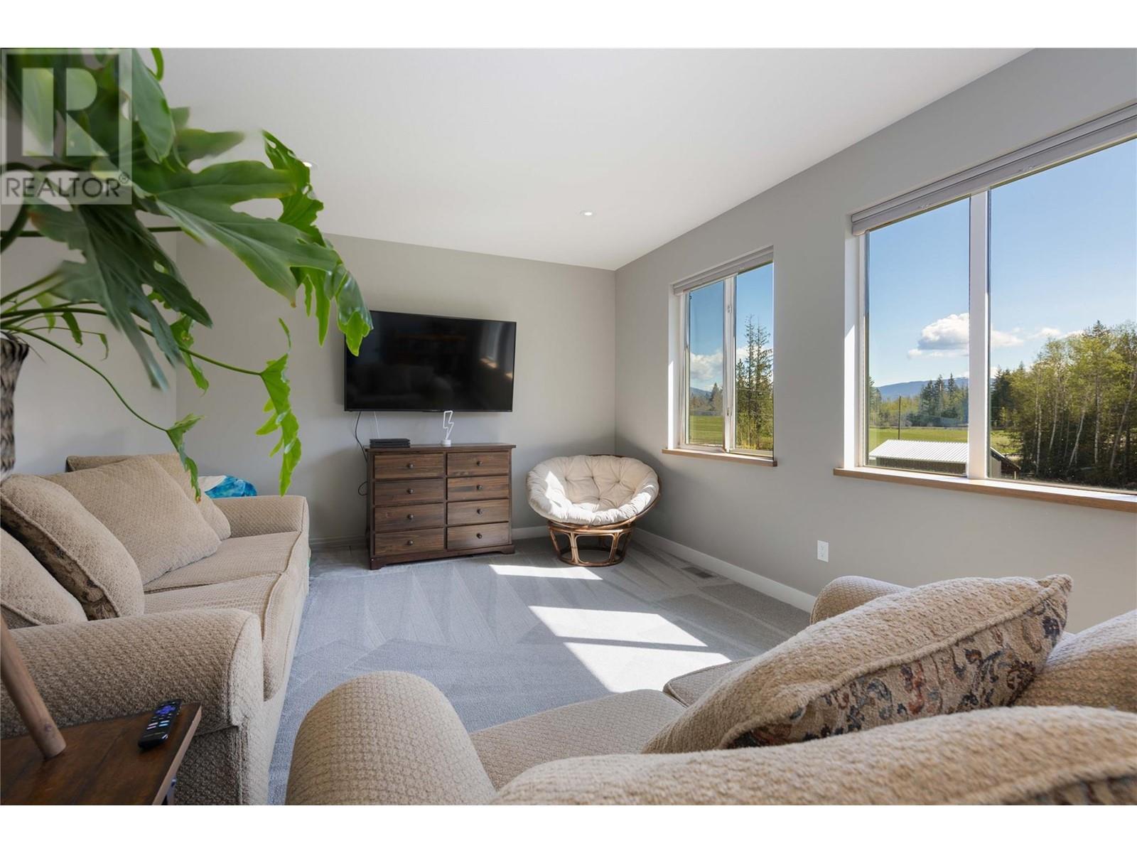 6400 1 Avenue Nw. Salmon Arm, British Columbia